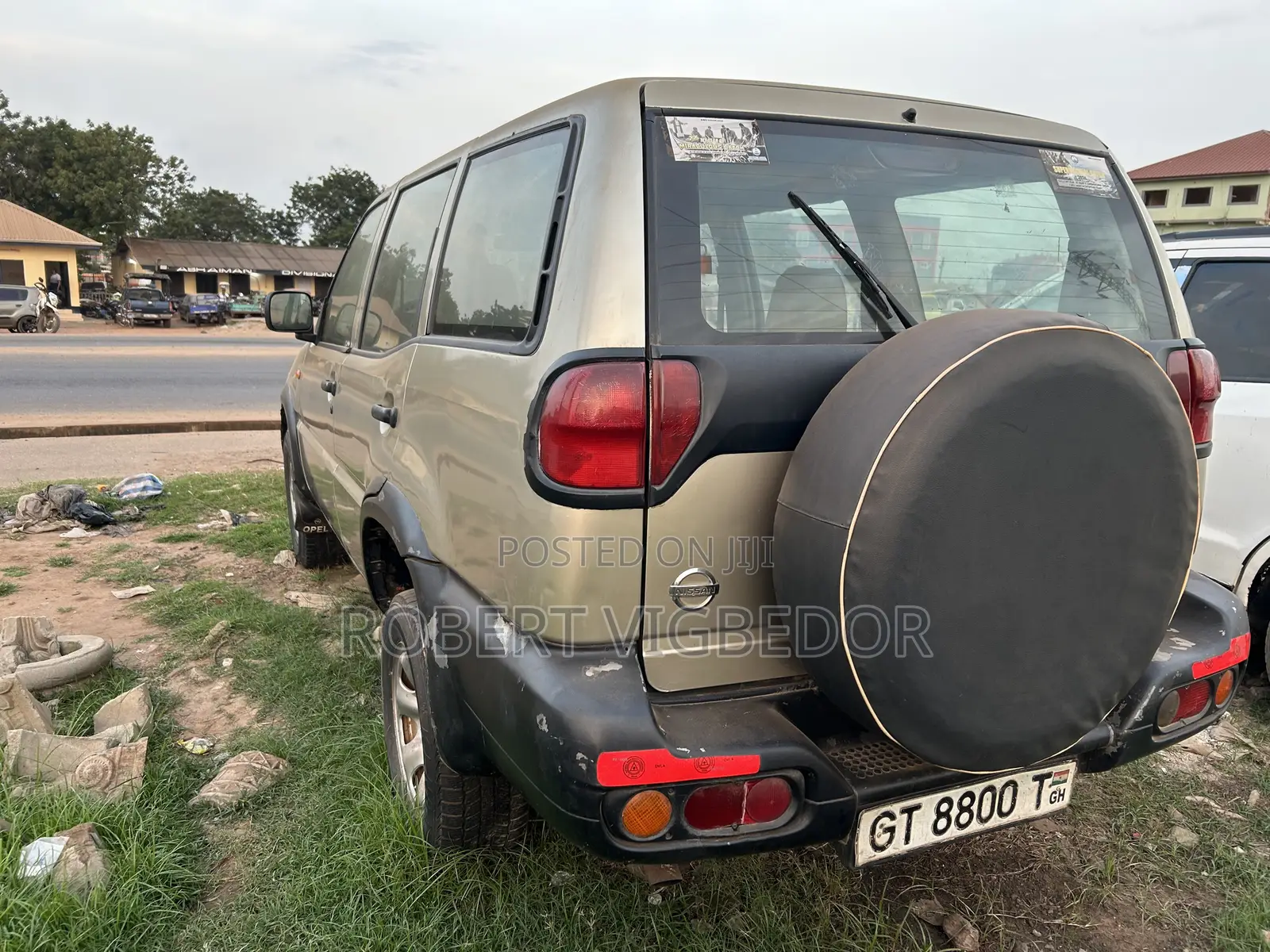 Nissan Terrano 2001 Gold