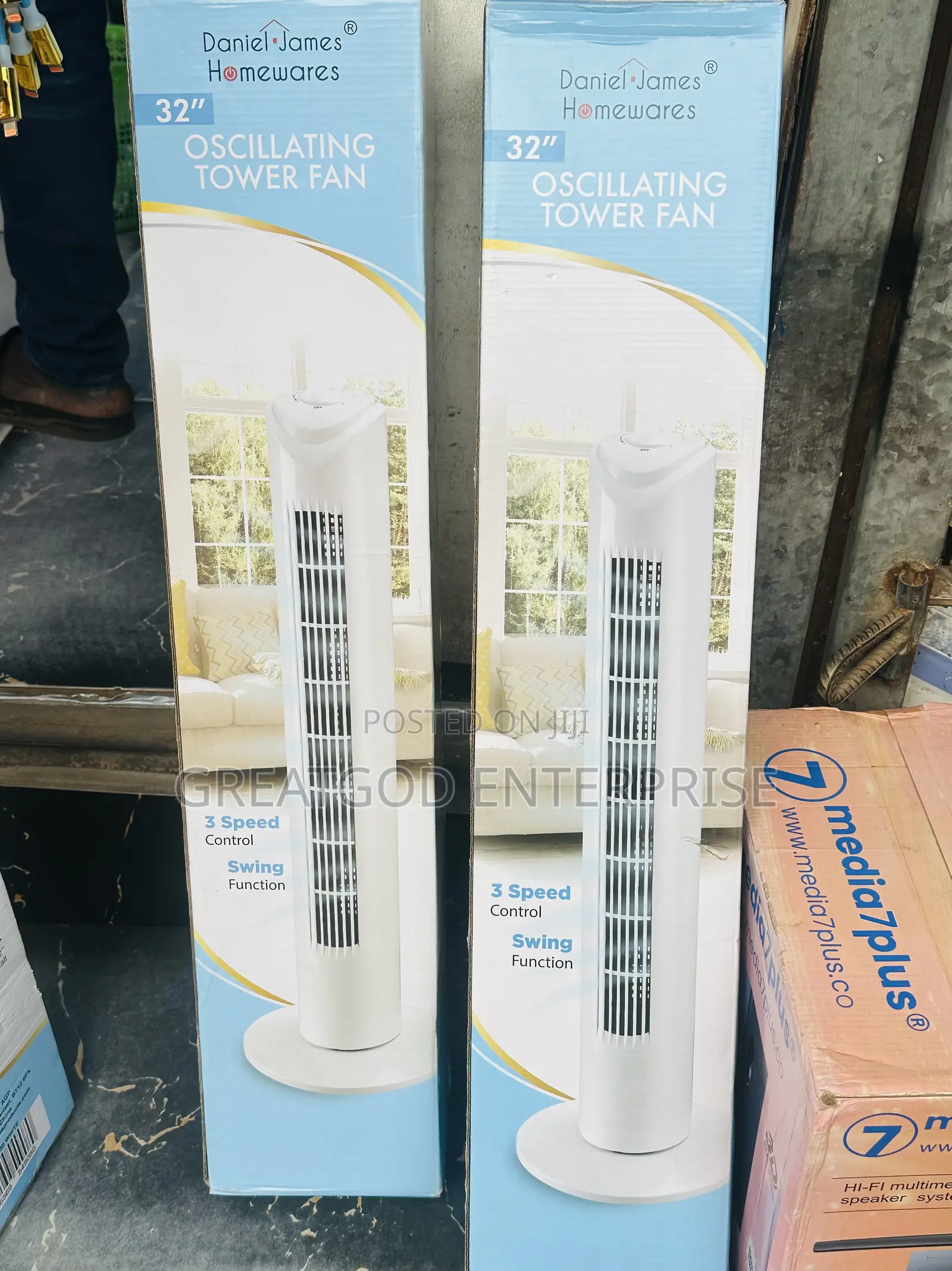Daniel James Homewares 32" Oscillating Tower Fan