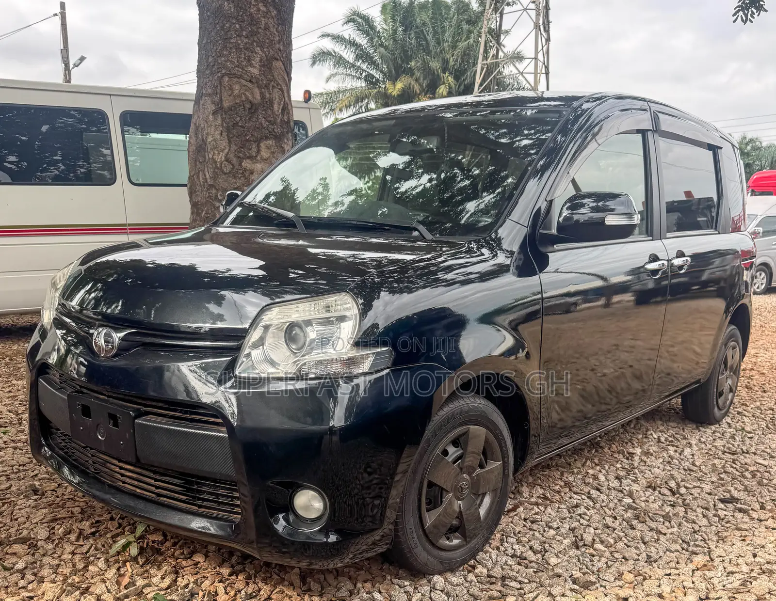 Toyota Sienta 1.5 AWD 2012 Black