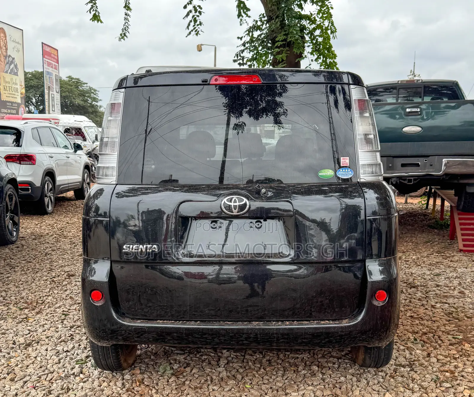 Toyota Sienta 1.5 AWD 2012 Black