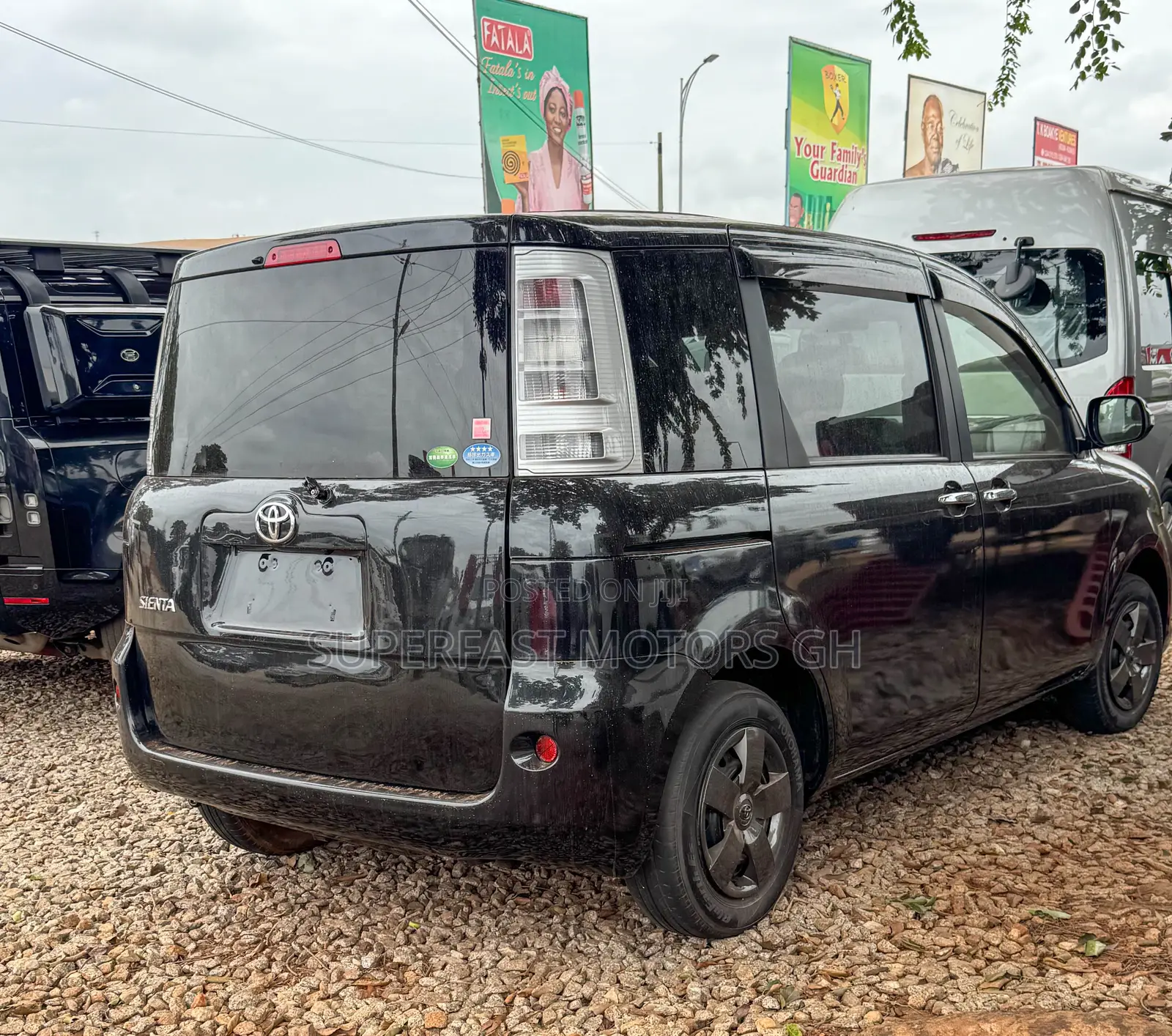 Toyota Sienta 1.5 AWD 2012 Black