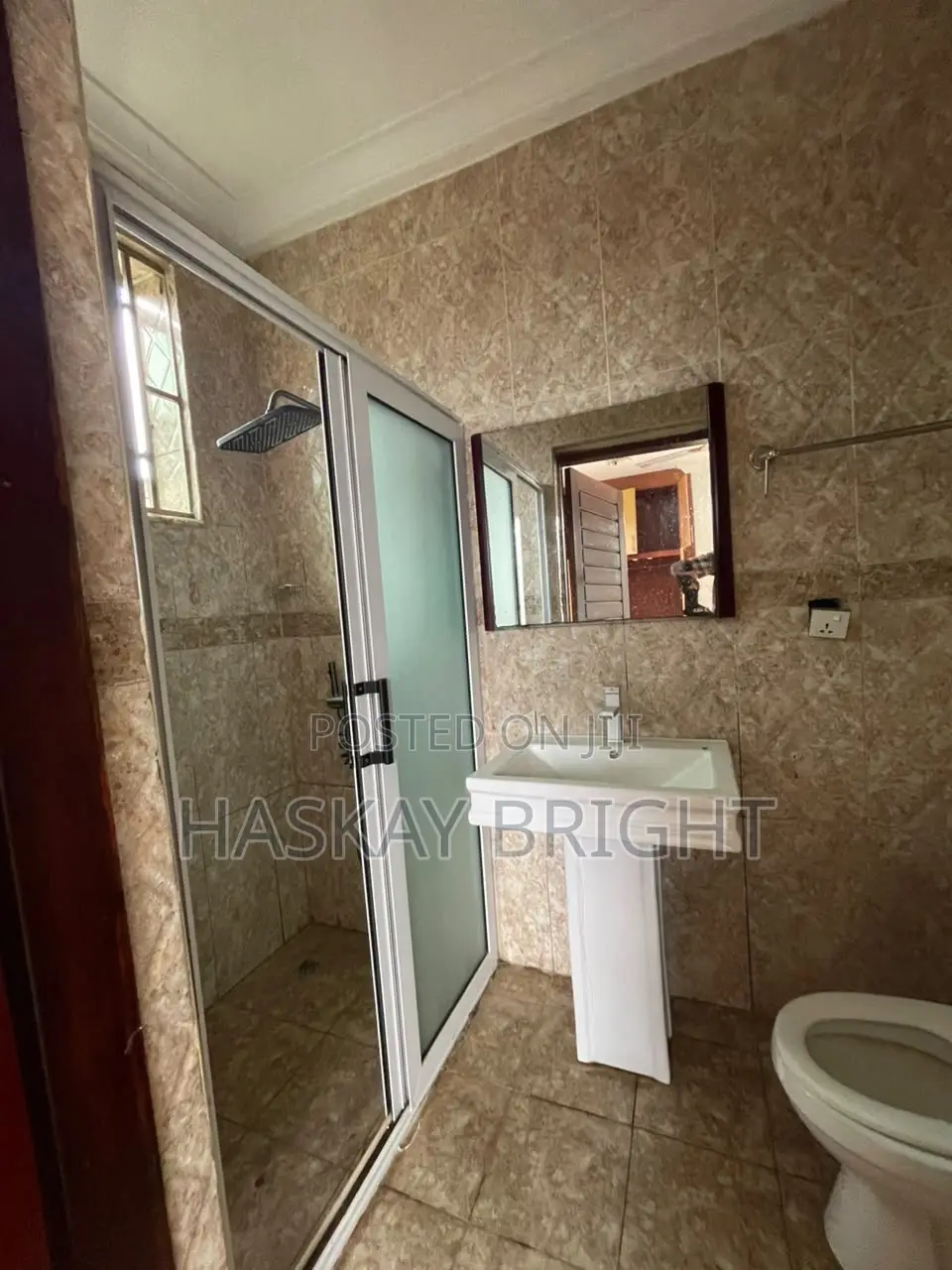 3bdrm Apartment in Madina for rent