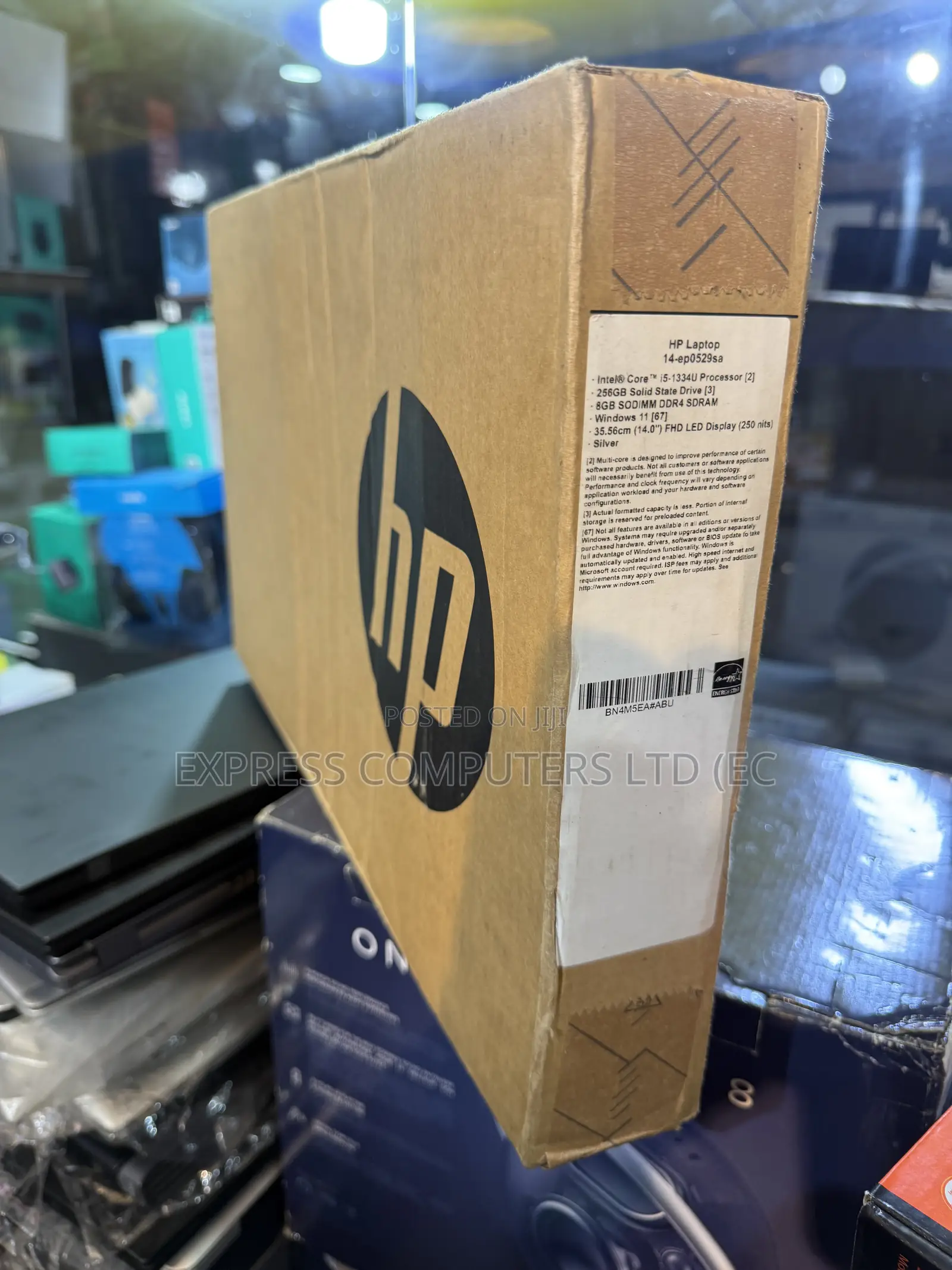New Laptop HP 14-ep0063 8GB Intel Core i5 SSD 256GB