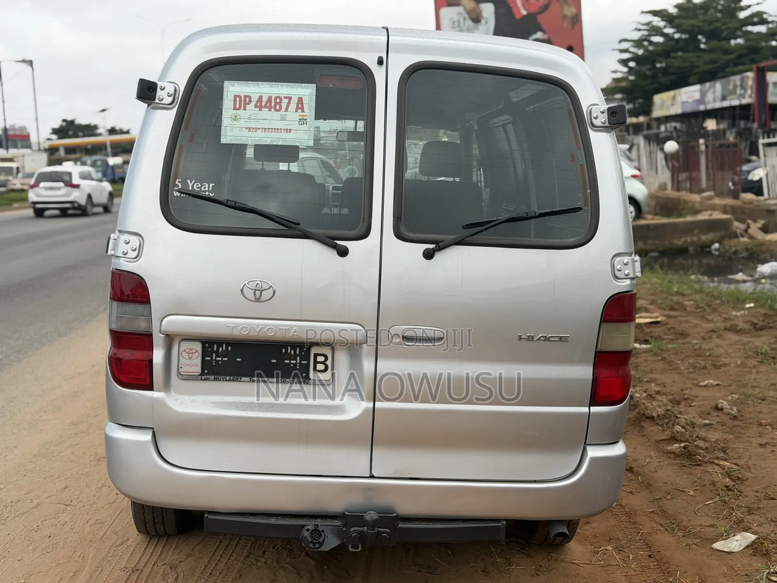 Toyota HiAce 2014 Silver