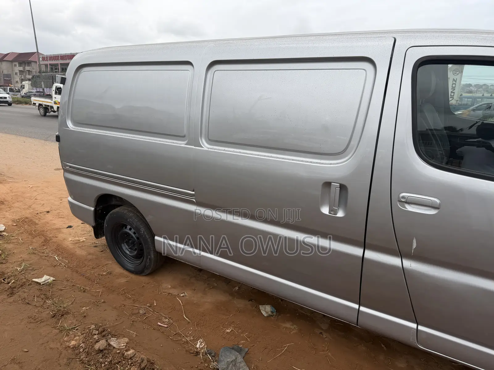 Toyota HiAce 2014 Silver