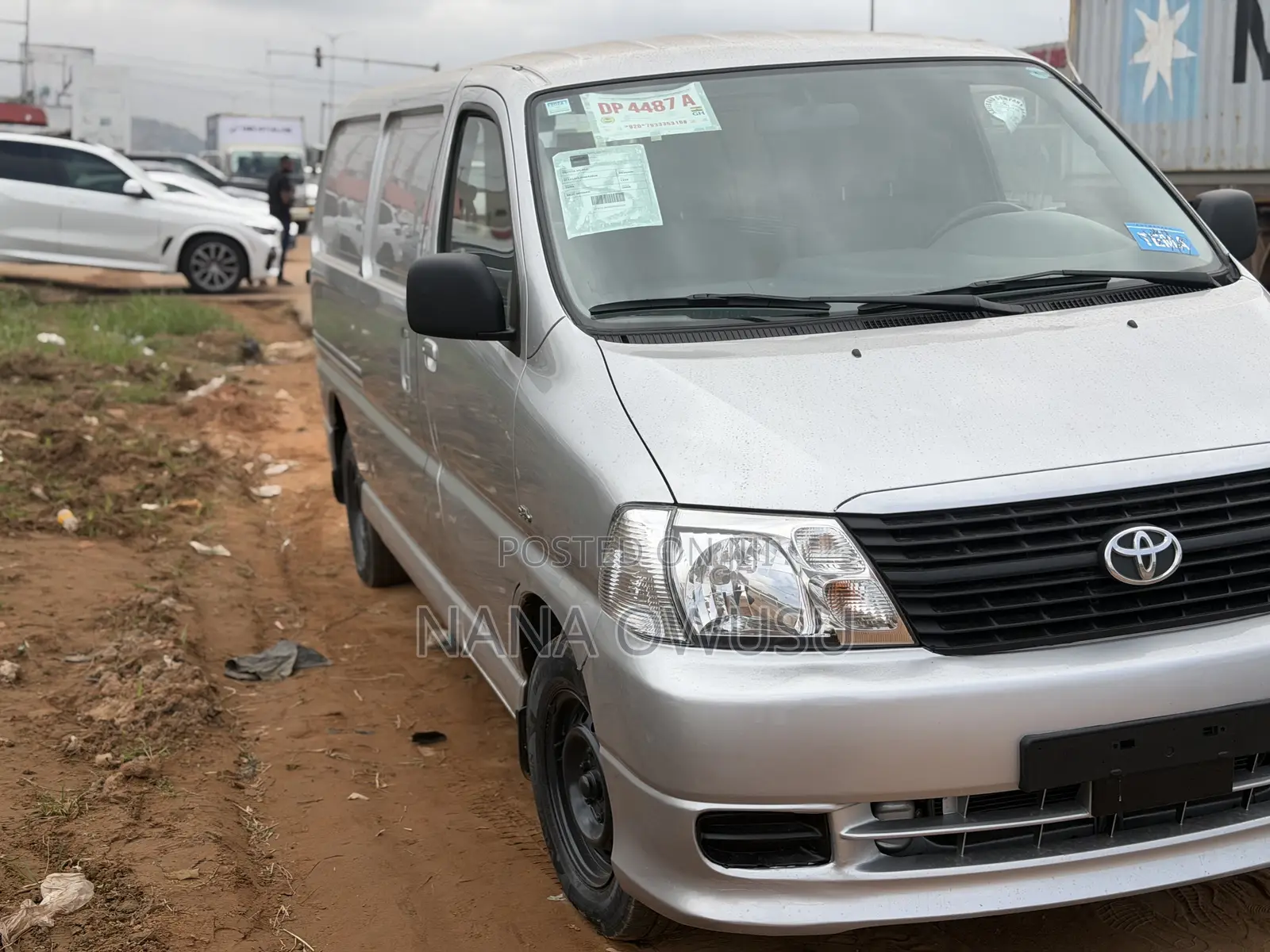 Toyota HiAce 2014 Silver