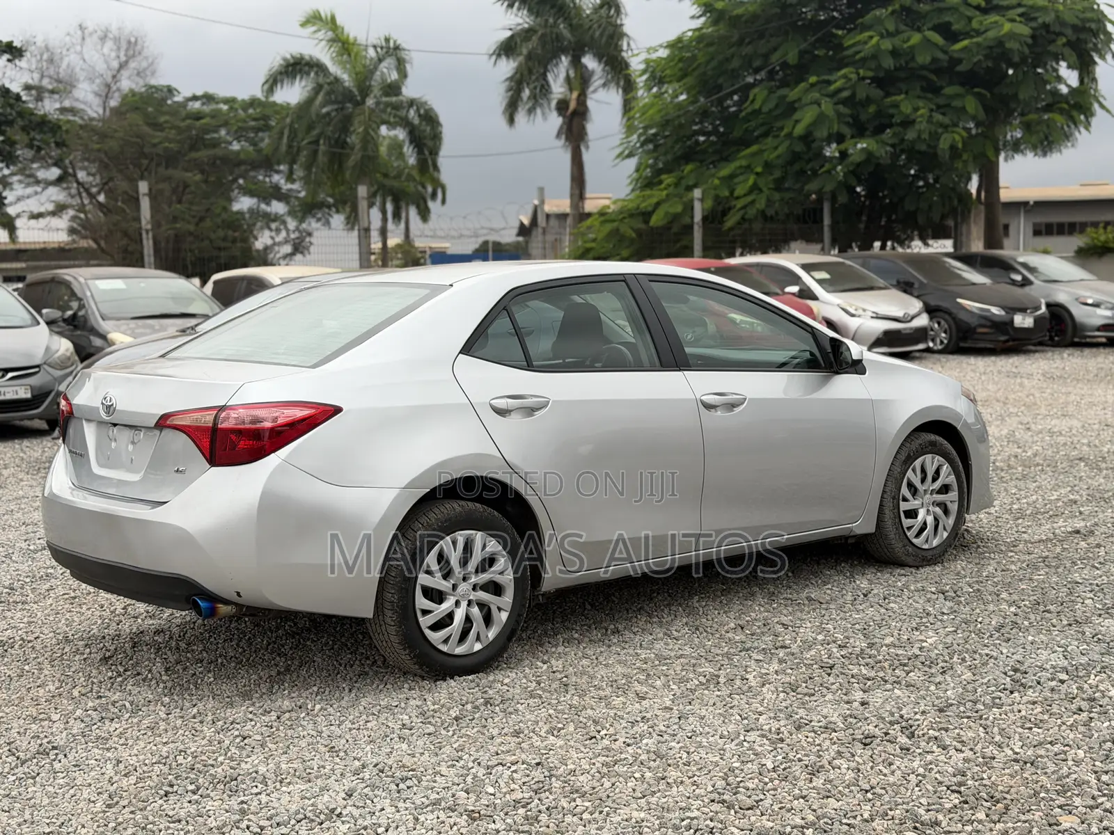 Toyota Corolla LE (1.8L 4cyl 2A) 2018 Gray