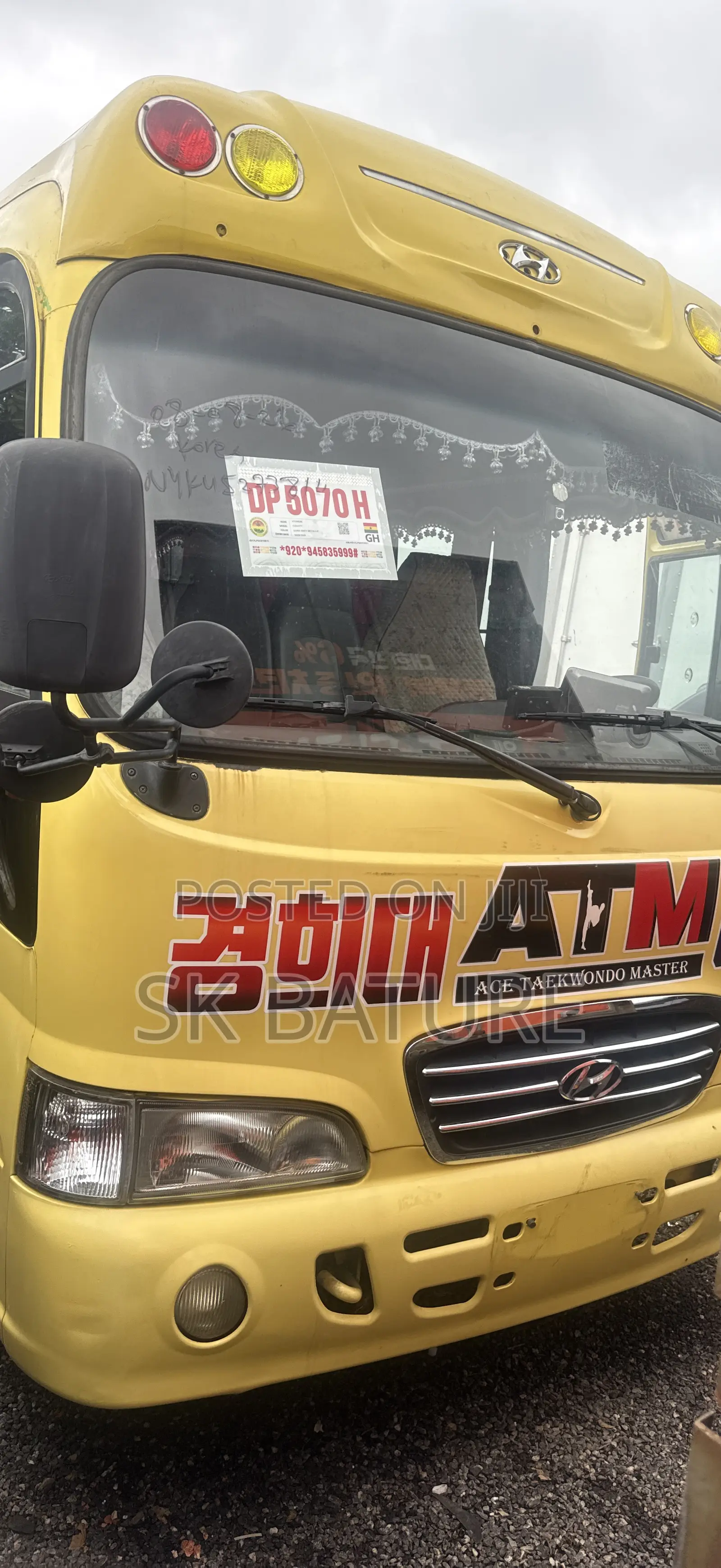 Hyundai County 2015 Yellow