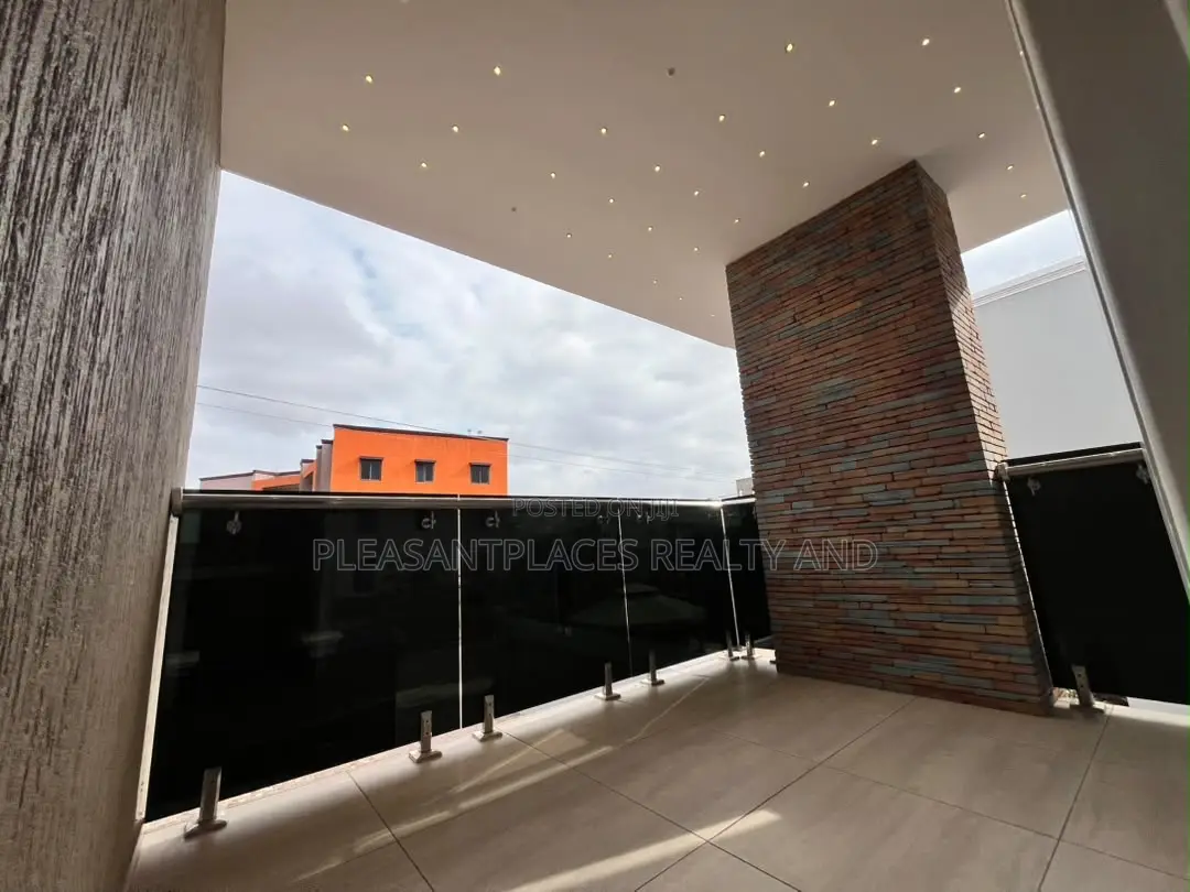 4bdrm House in Pleasantplaces And, Ashaley Botwe for rent