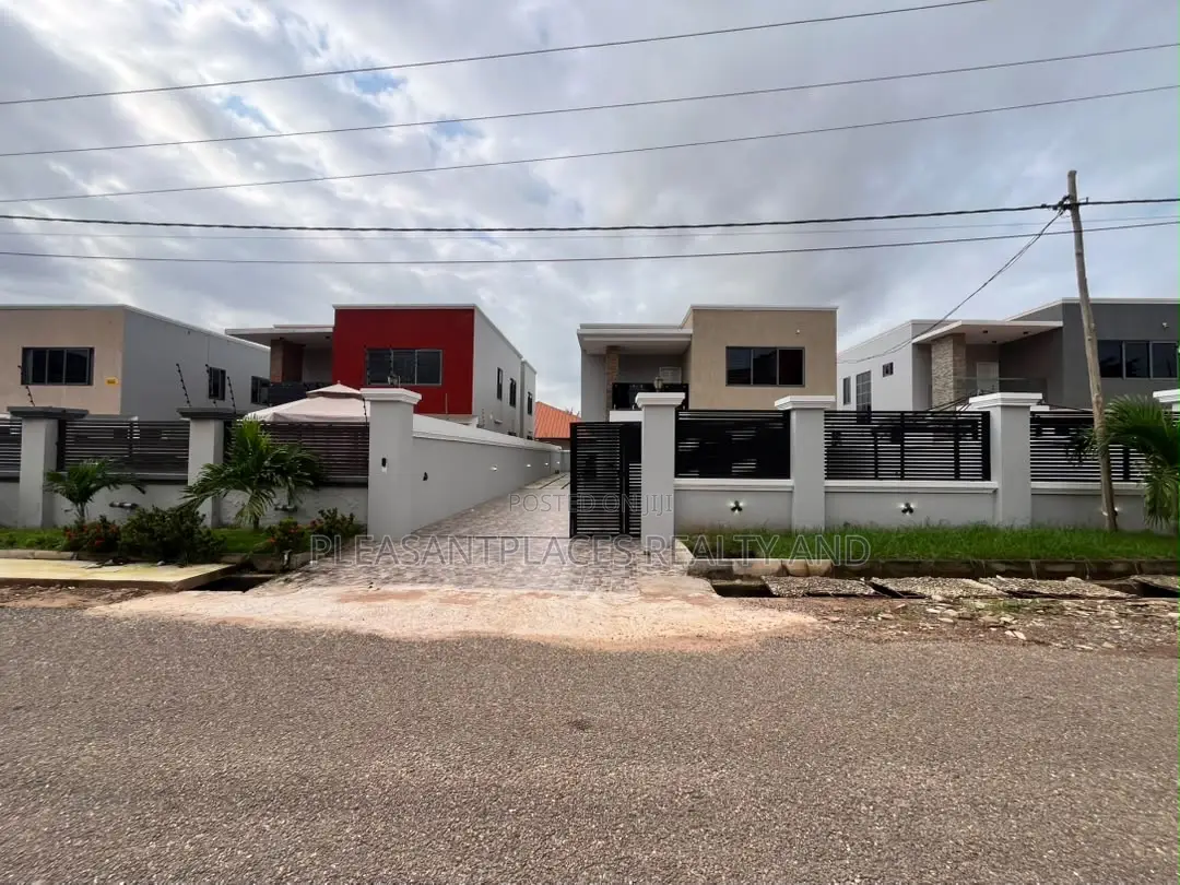 4bdrm House in Pleasantplaces And, Ashaley Botwe for rent