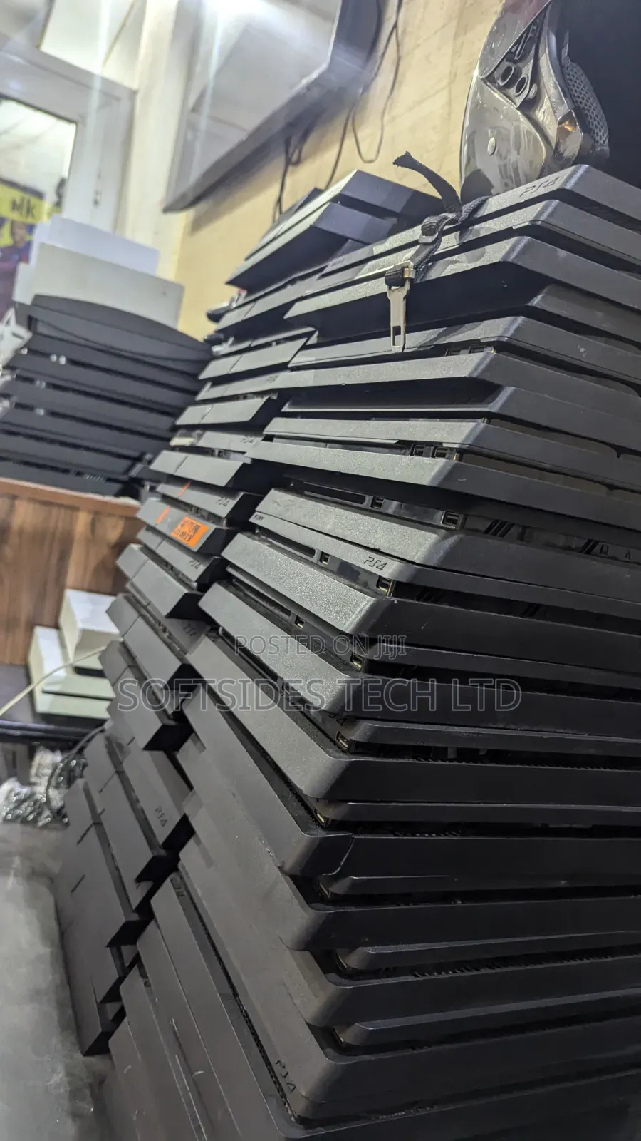Lots of Clean PS4 Standards for Sale. Payment on Delivery Available.