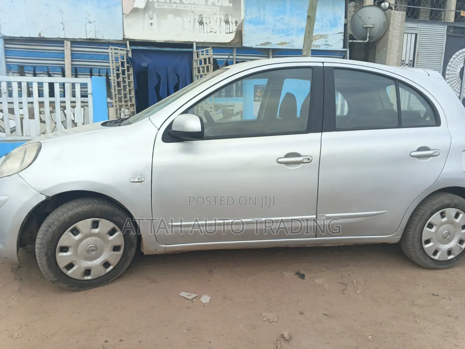 Nissan Micra 2000 Silver