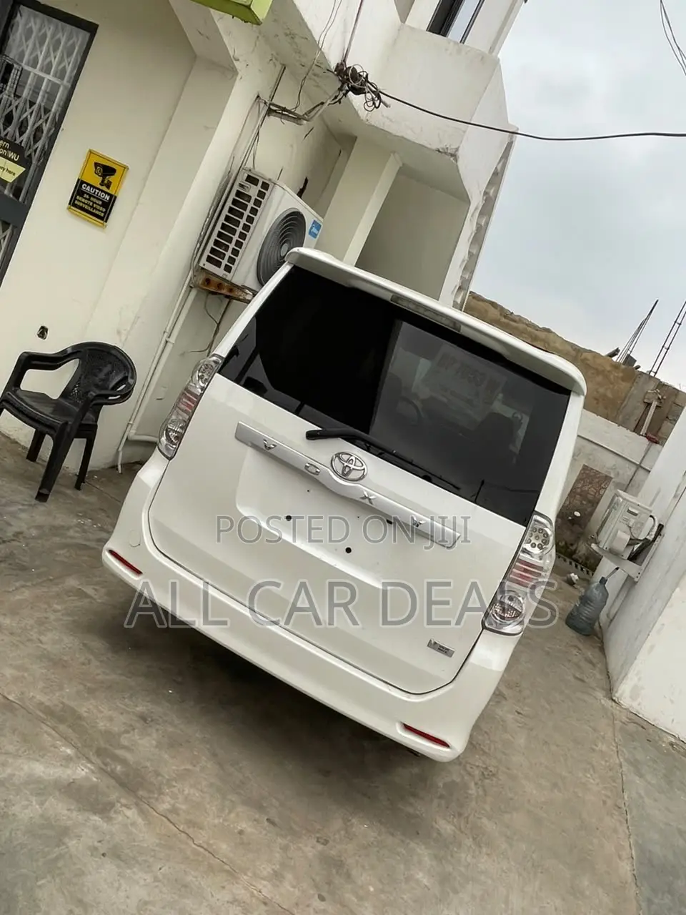 Toyota Voxy 2013 White