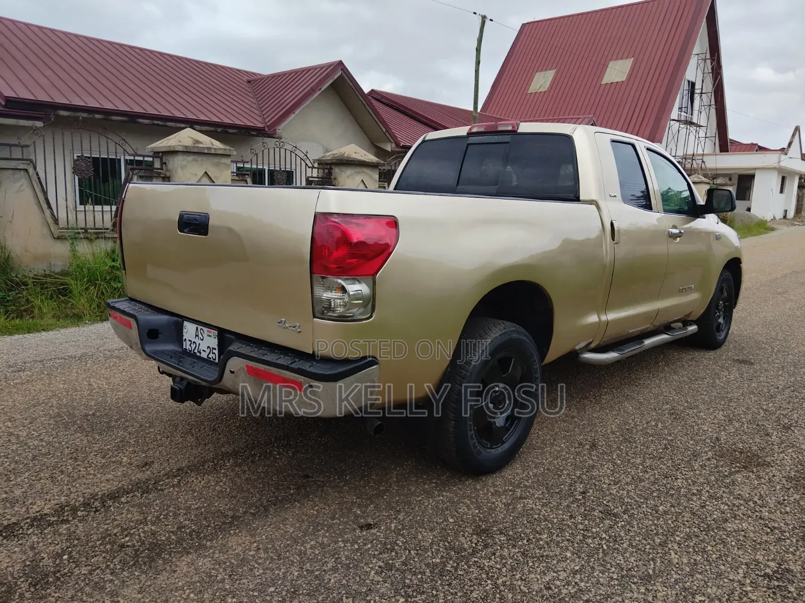 Toyota Tundra 2010 Gold