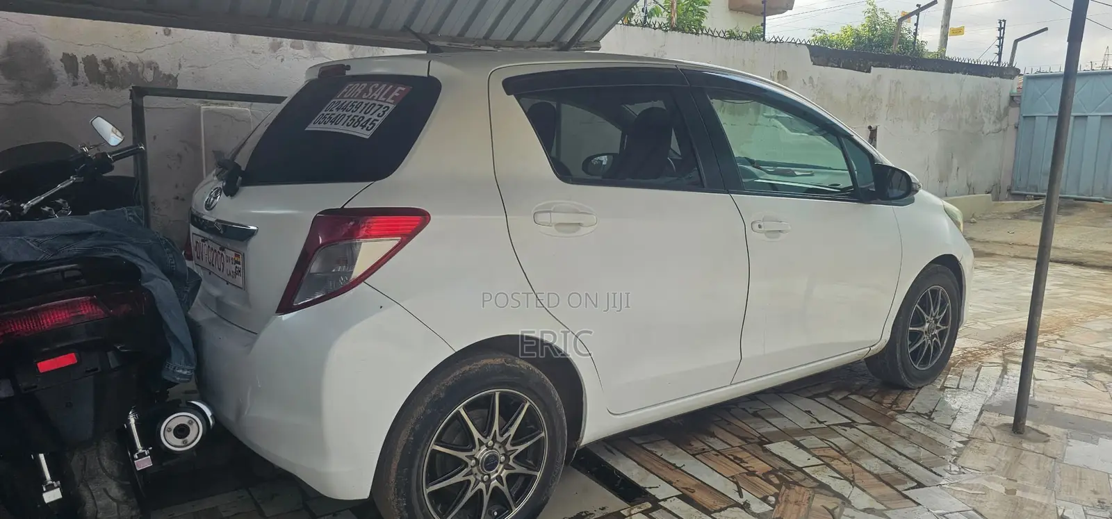 Toyota Vitz 1.3 FWD 5dr 2014 White