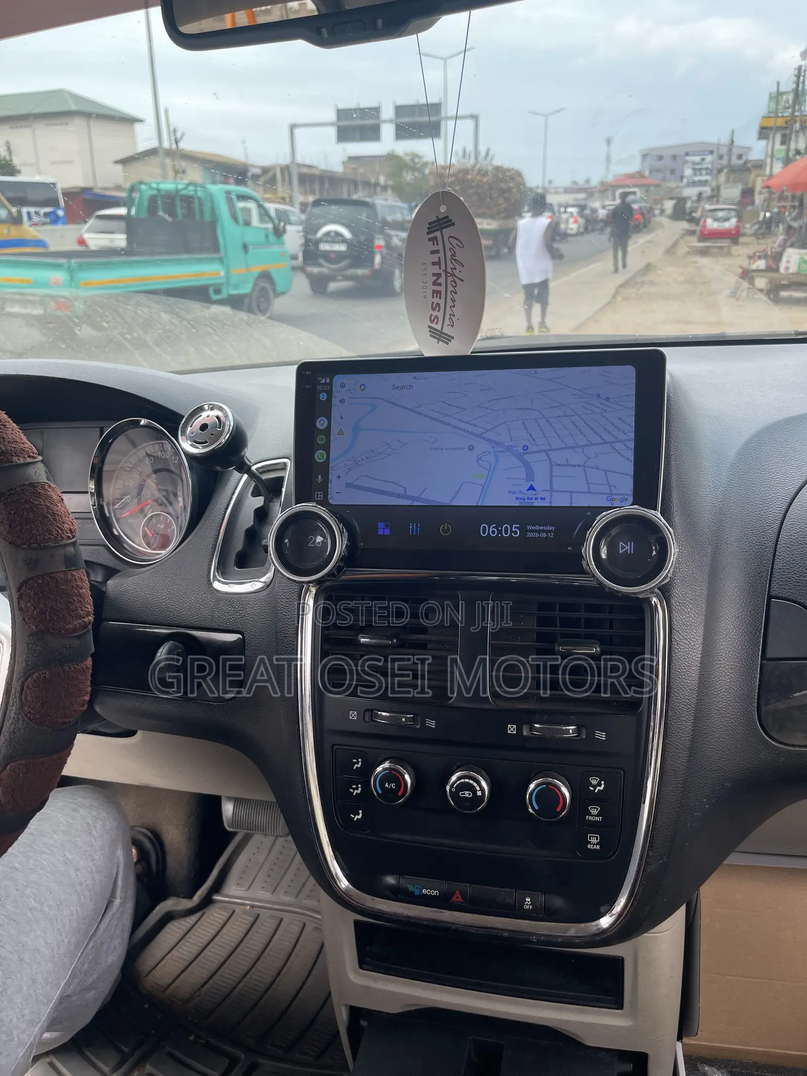 Android Car Tape for Voxy ( With Free Reverse Camera )