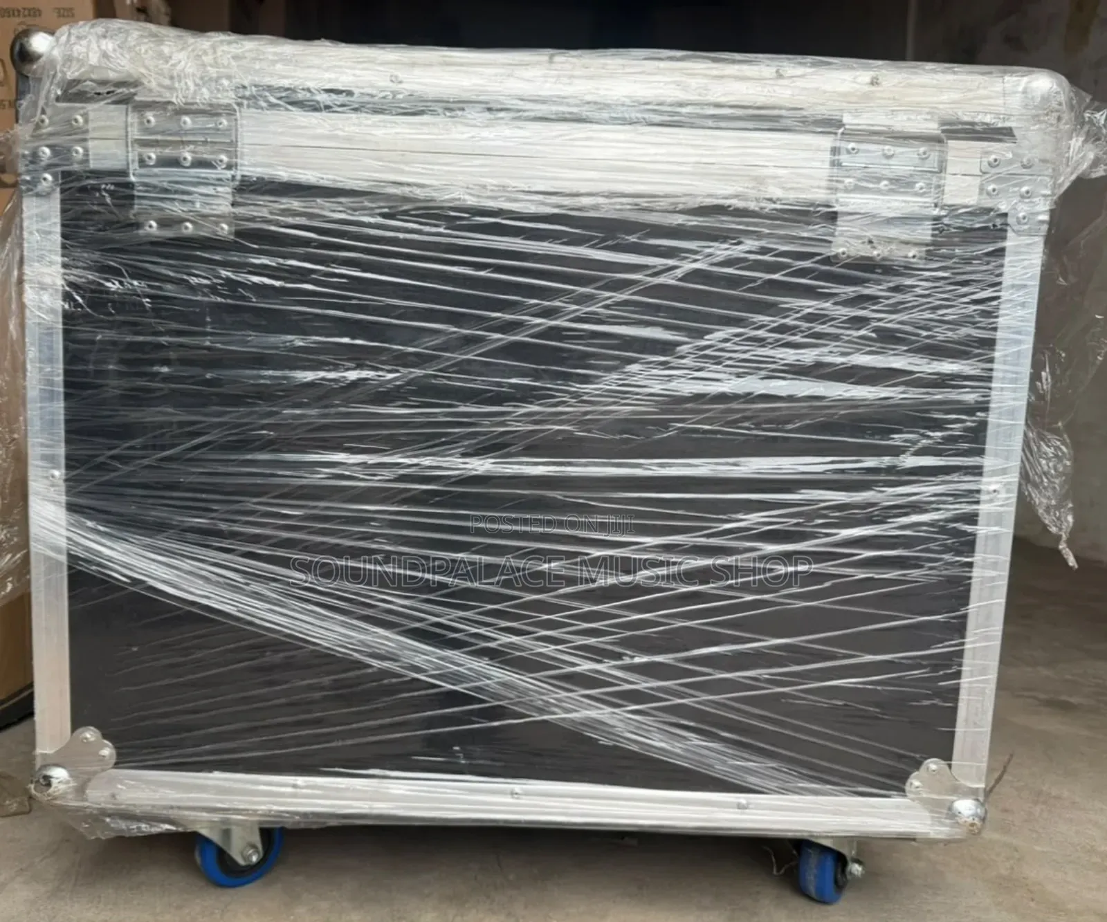 Beam 275 or Beam 230 Dual-Compartment Heavy-Duty Equipment Flight Case