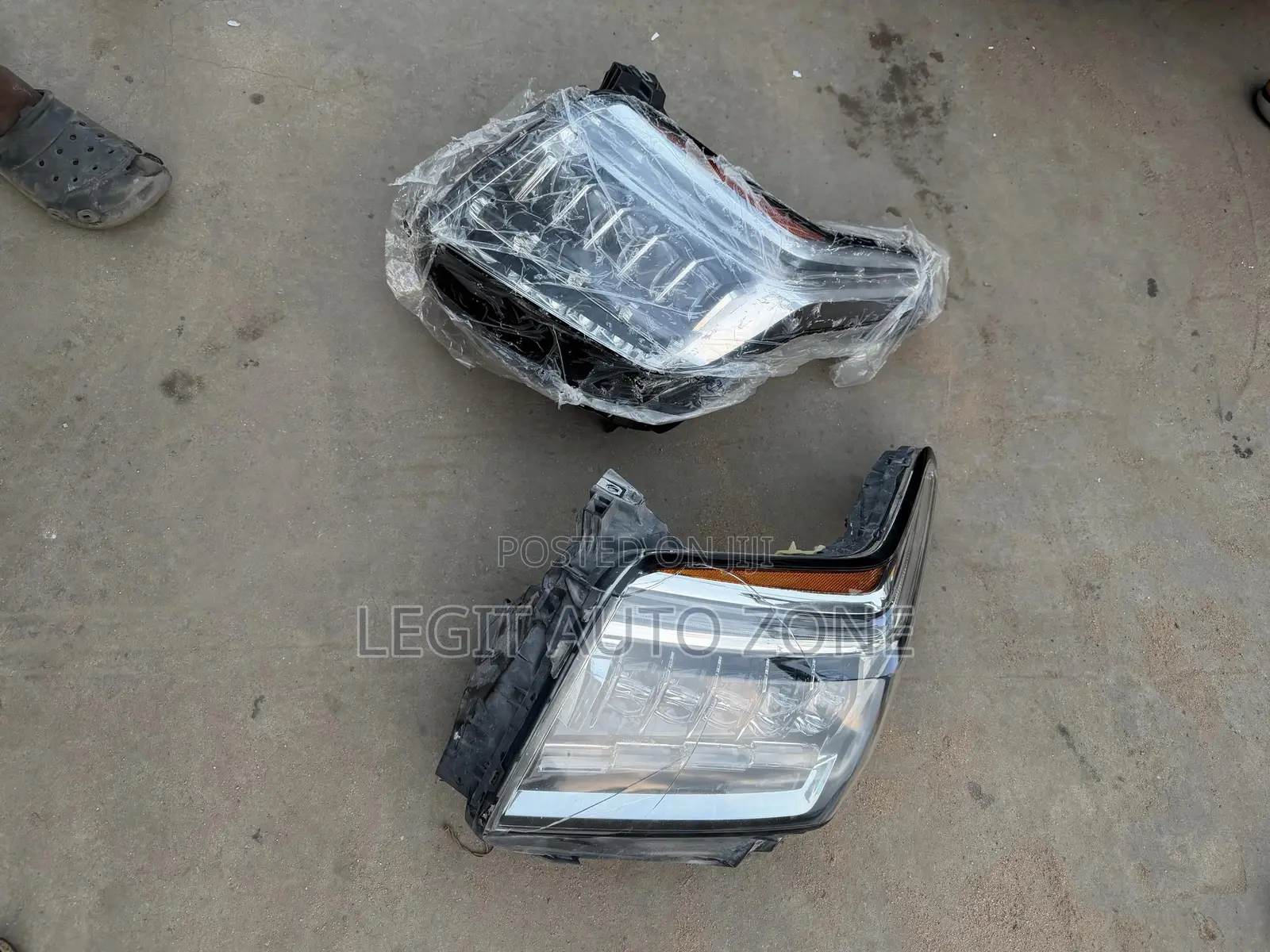 Cadillac Escalade 2015,2016,2017, Headlight Available