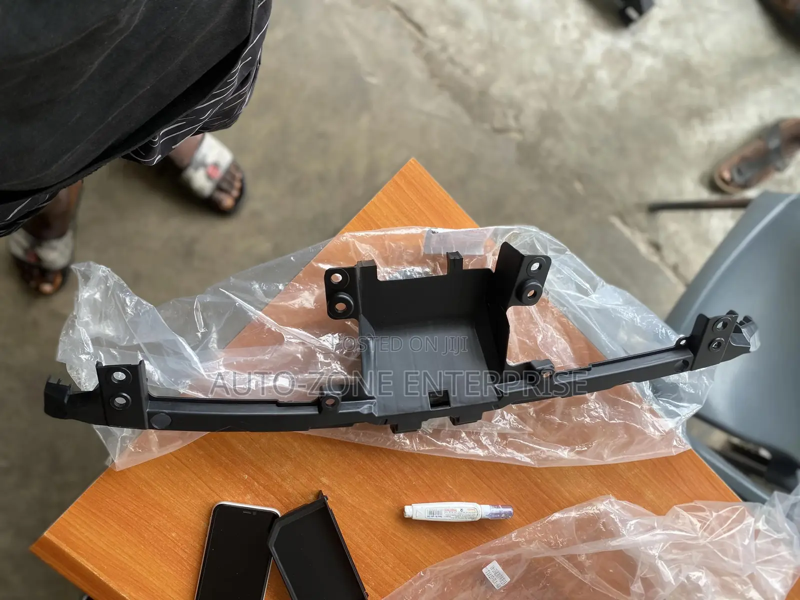 Honda CRV 2017 2018 2019 Grille Bracket