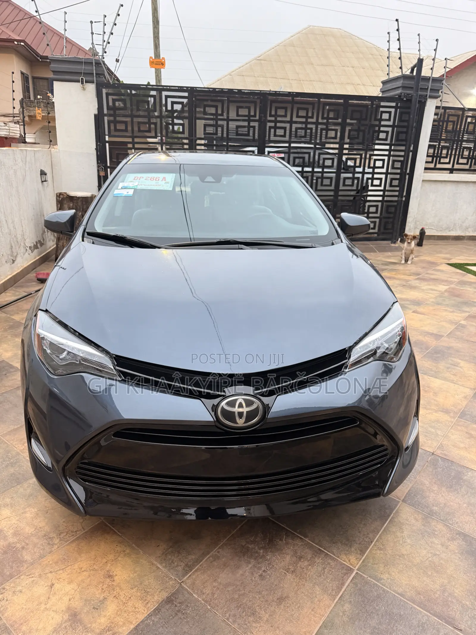 Toyota Corolla LE (1.8L 4cyl 2A) 2018 Gray