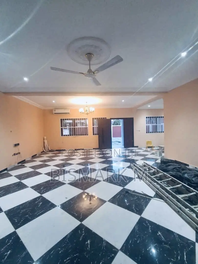 4bdrm House in East Legon for rent