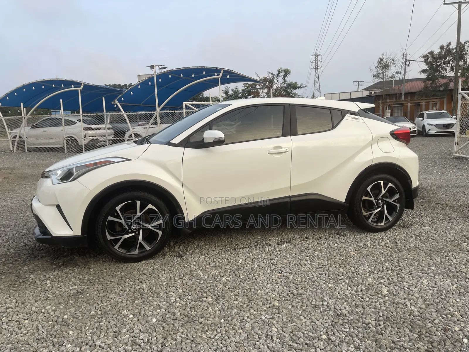 Toyota C-HR XLE FWD Sport Utility (2.0L 4cyl 2AM) 2018 White