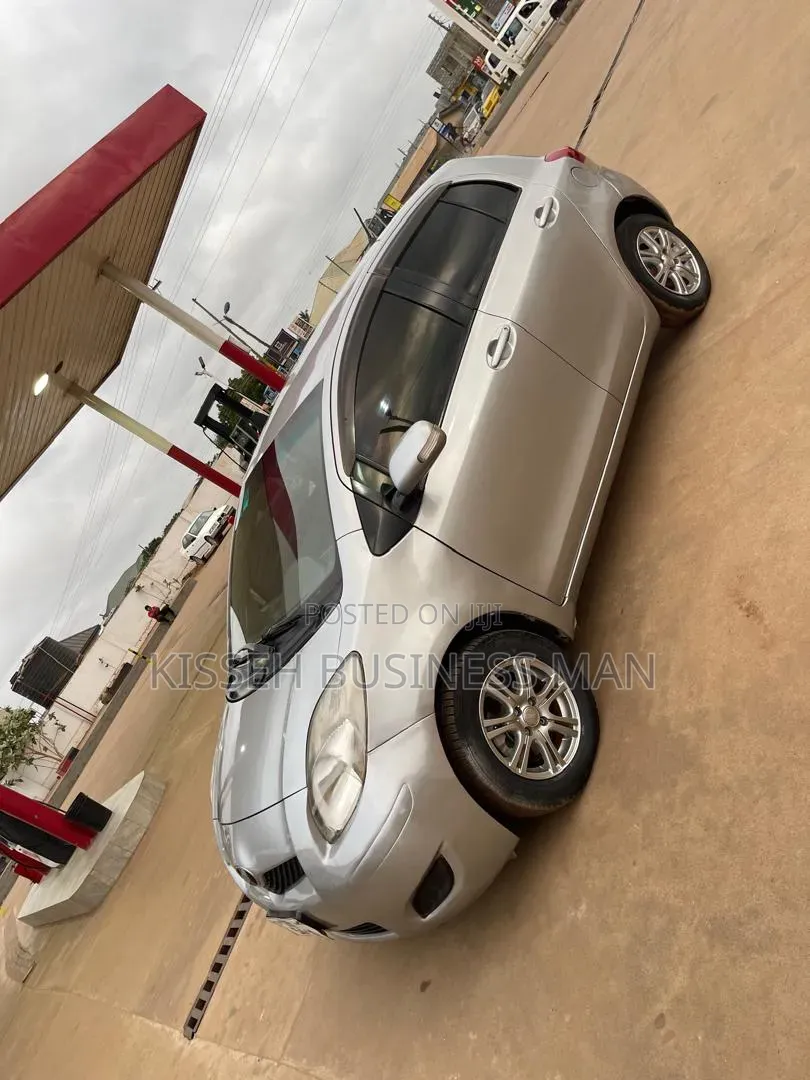 Toyota Vitz 2010 Gray
