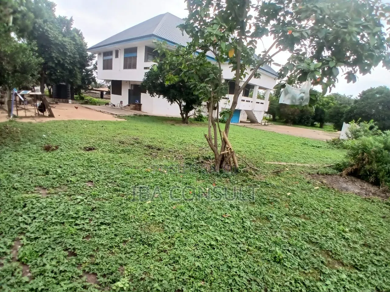 5bdrm House in On 6 Plots, SDA Area for sale