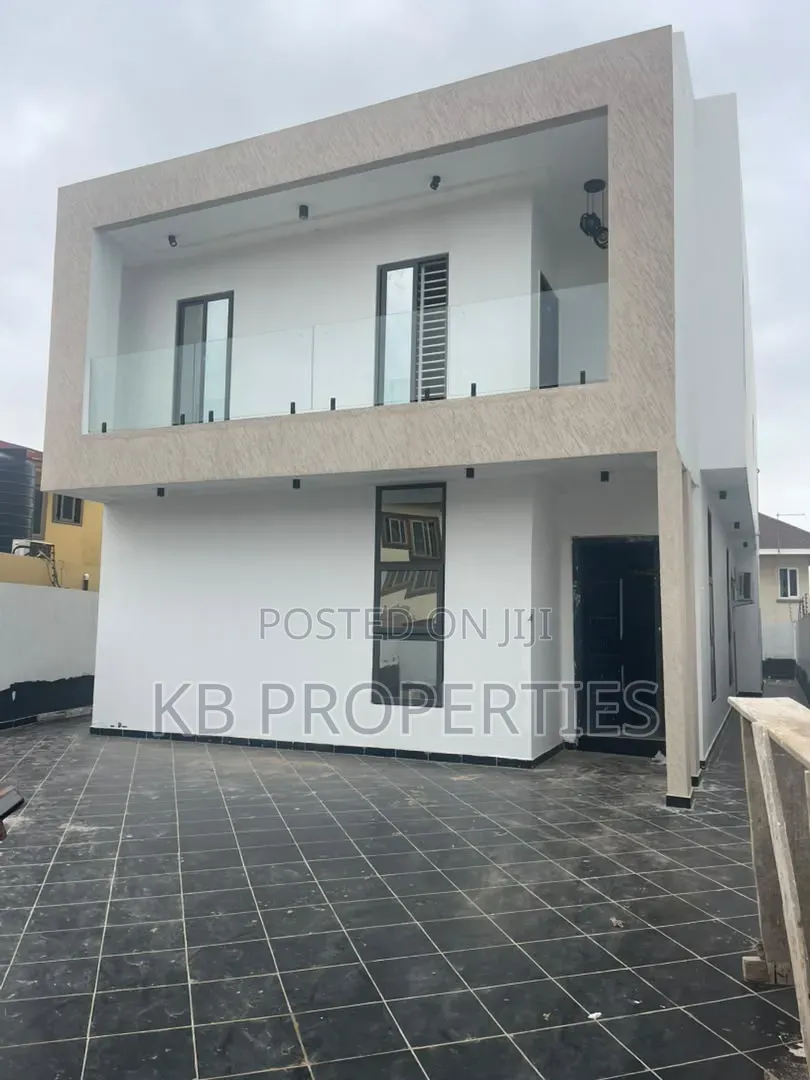 6bdrm House in Kb Properties, Baatsona Total for sale