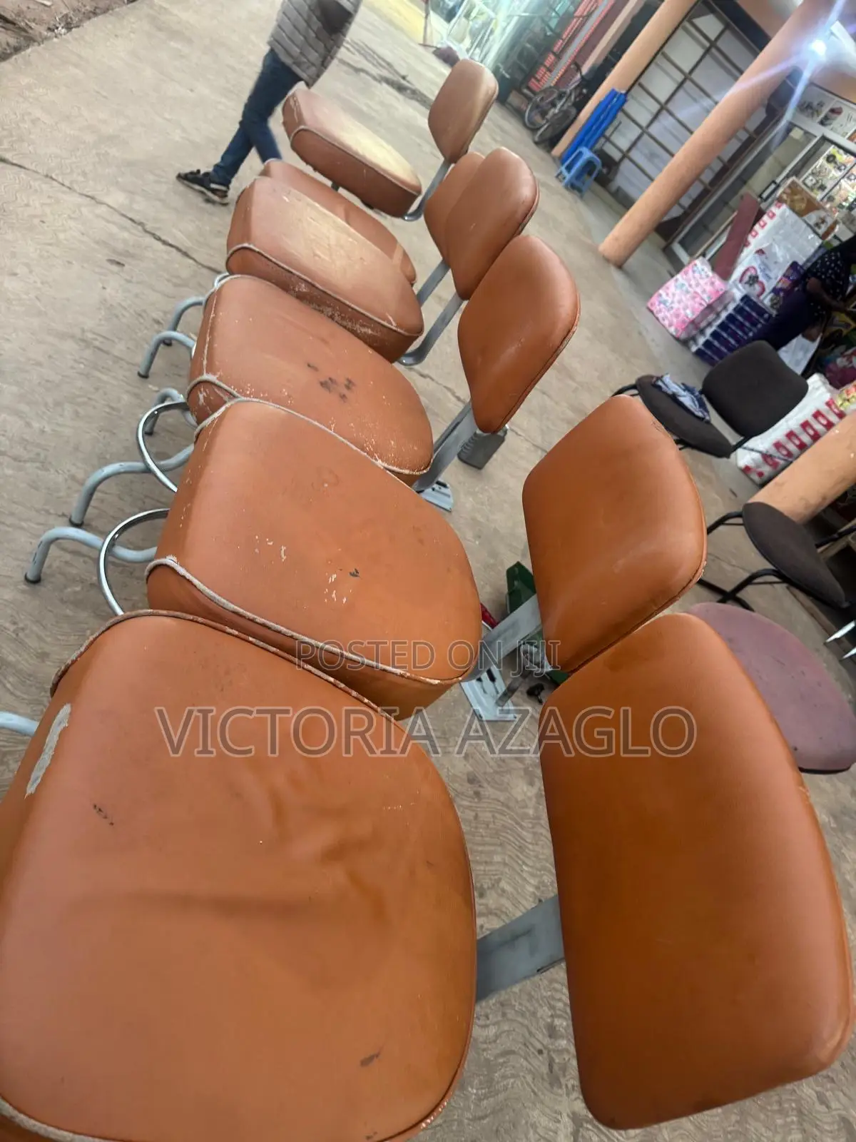 Swivel Bar Stools With a Backrest