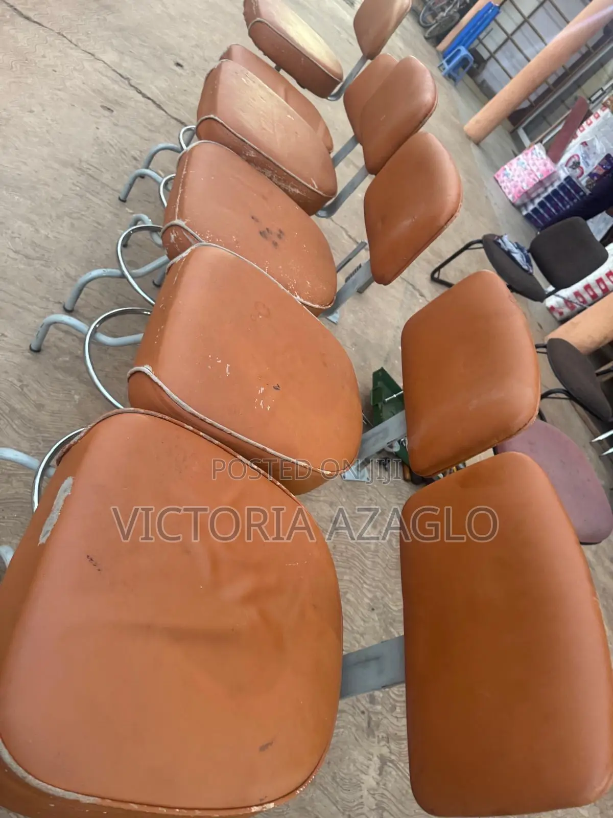 Swivel Bar Stools With a Backrest