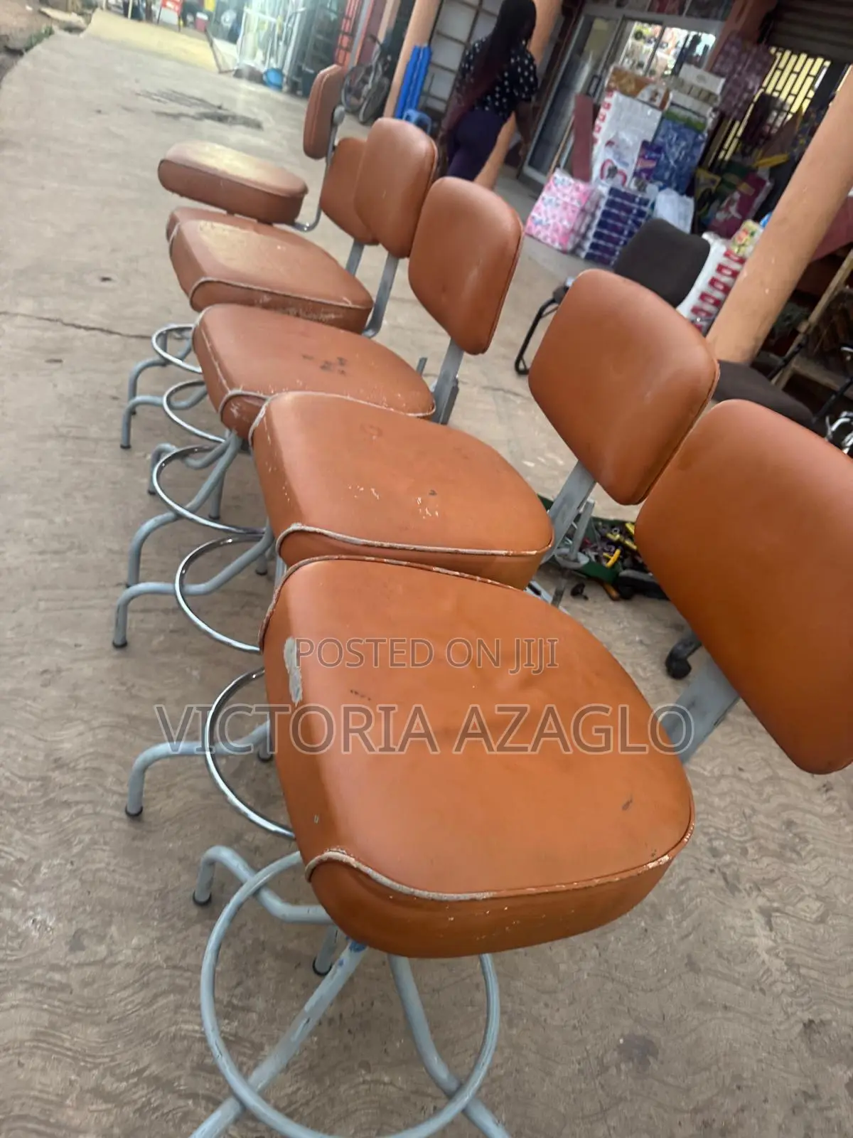 Swivel Bar Stools With a Backrest