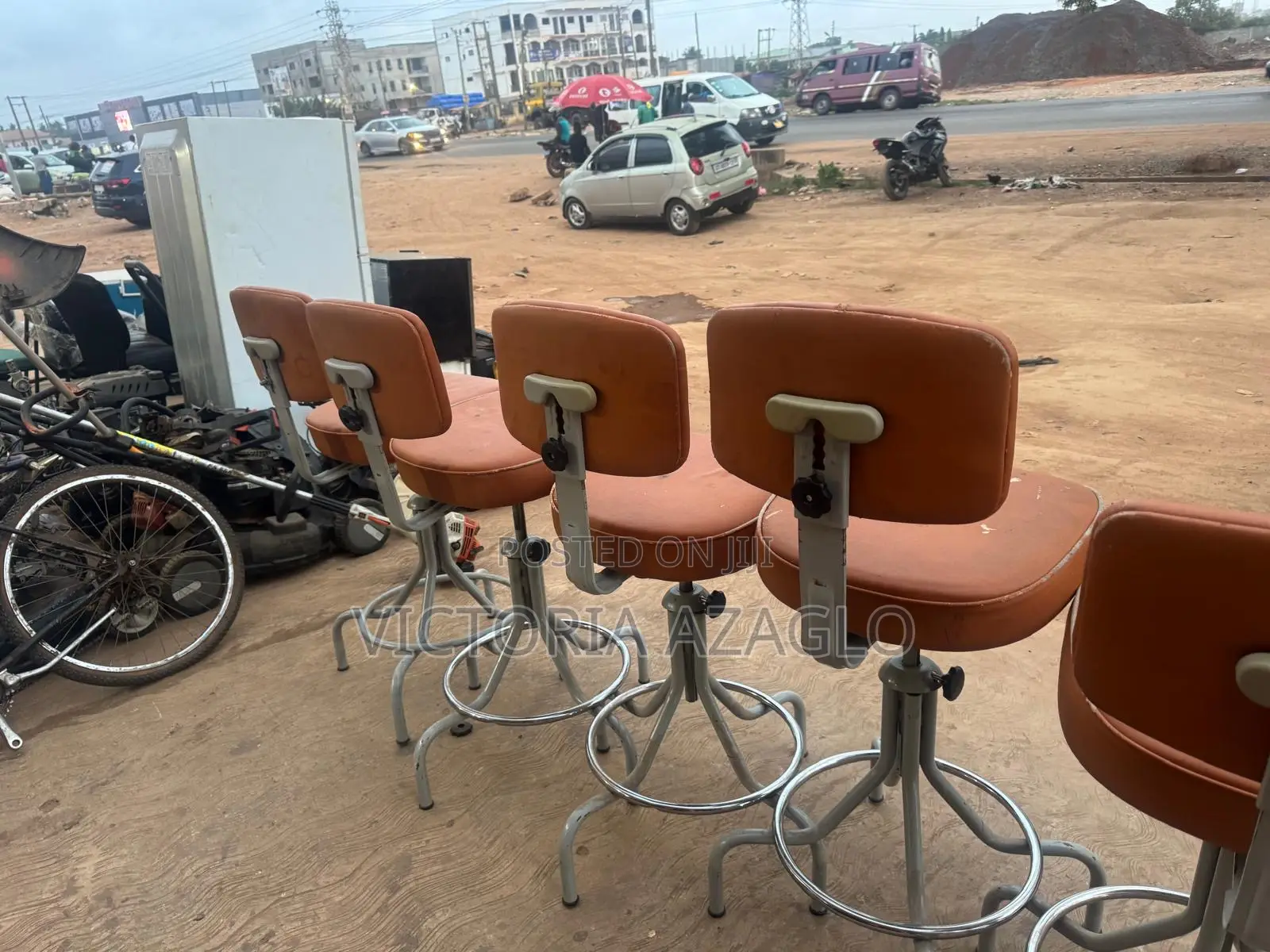Swivel Bar Stools With a Backrest