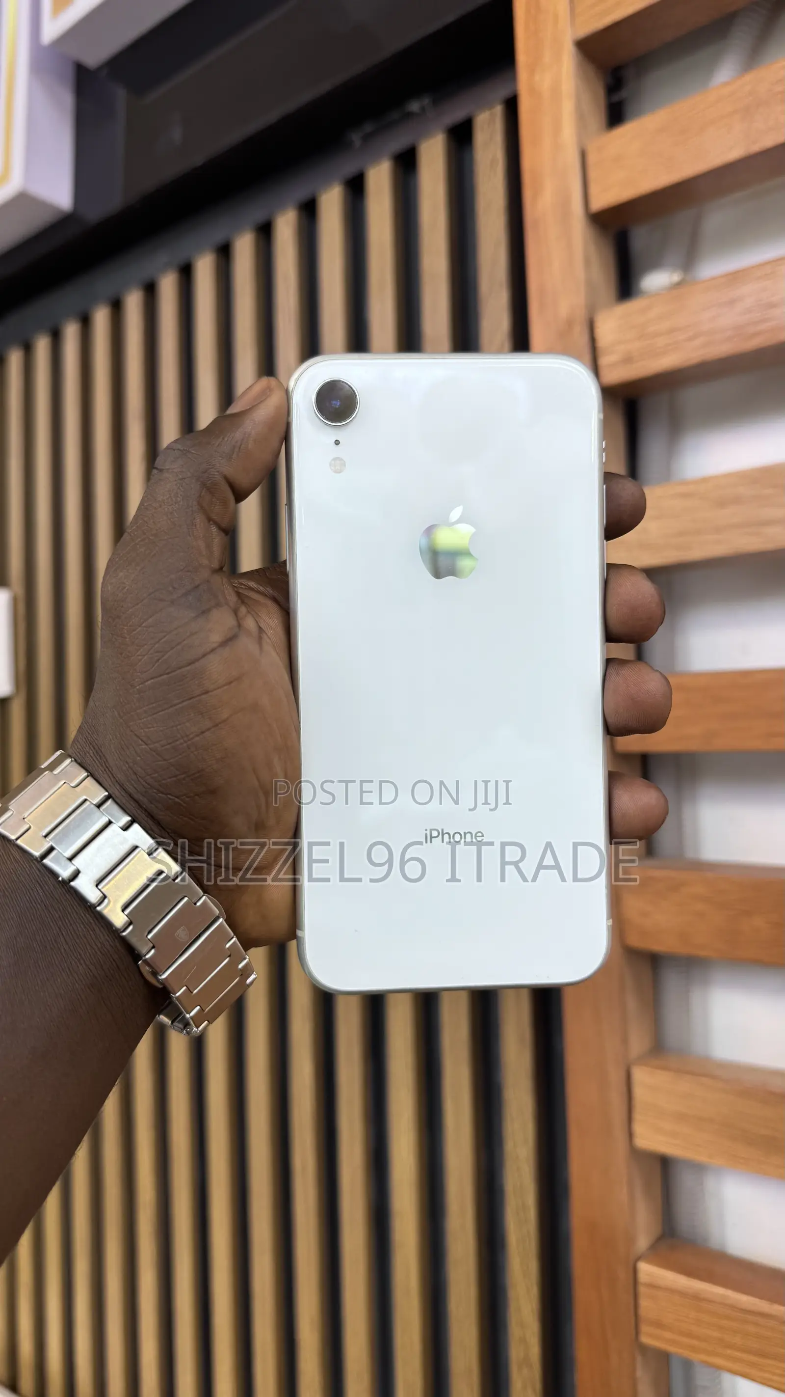 Apple iPhone XR 64 GB White
