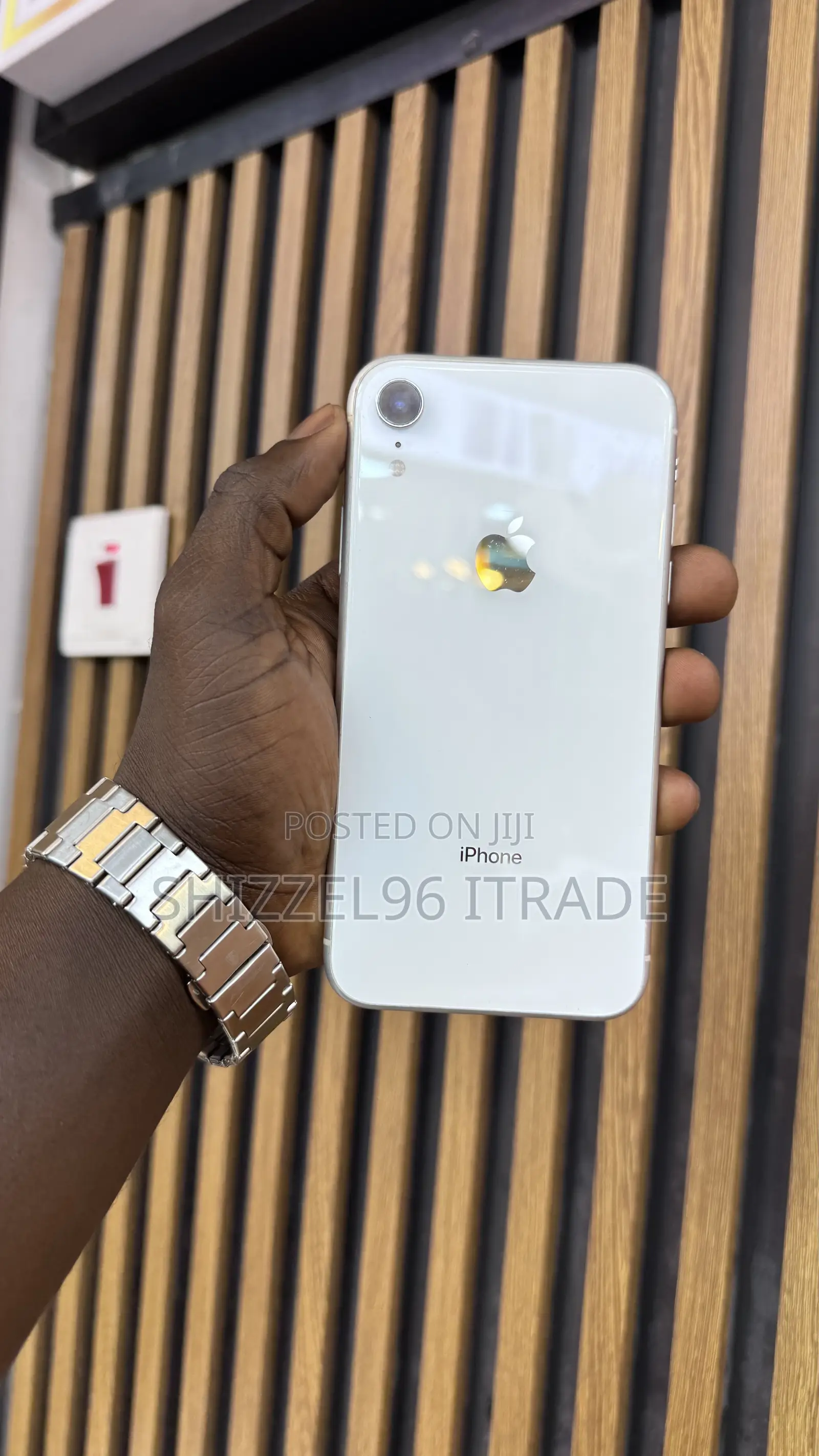 Apple iPhone XR 64 GB White