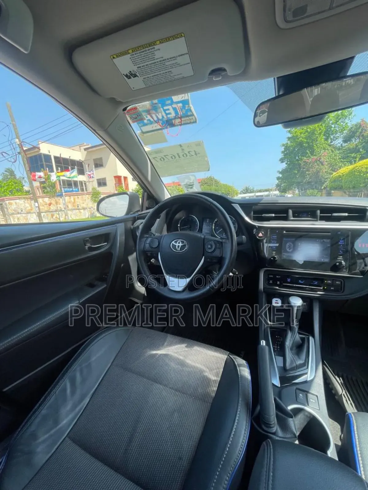 Toyota Corolla SE (1.8L 4cyl 2A) 2018 Black