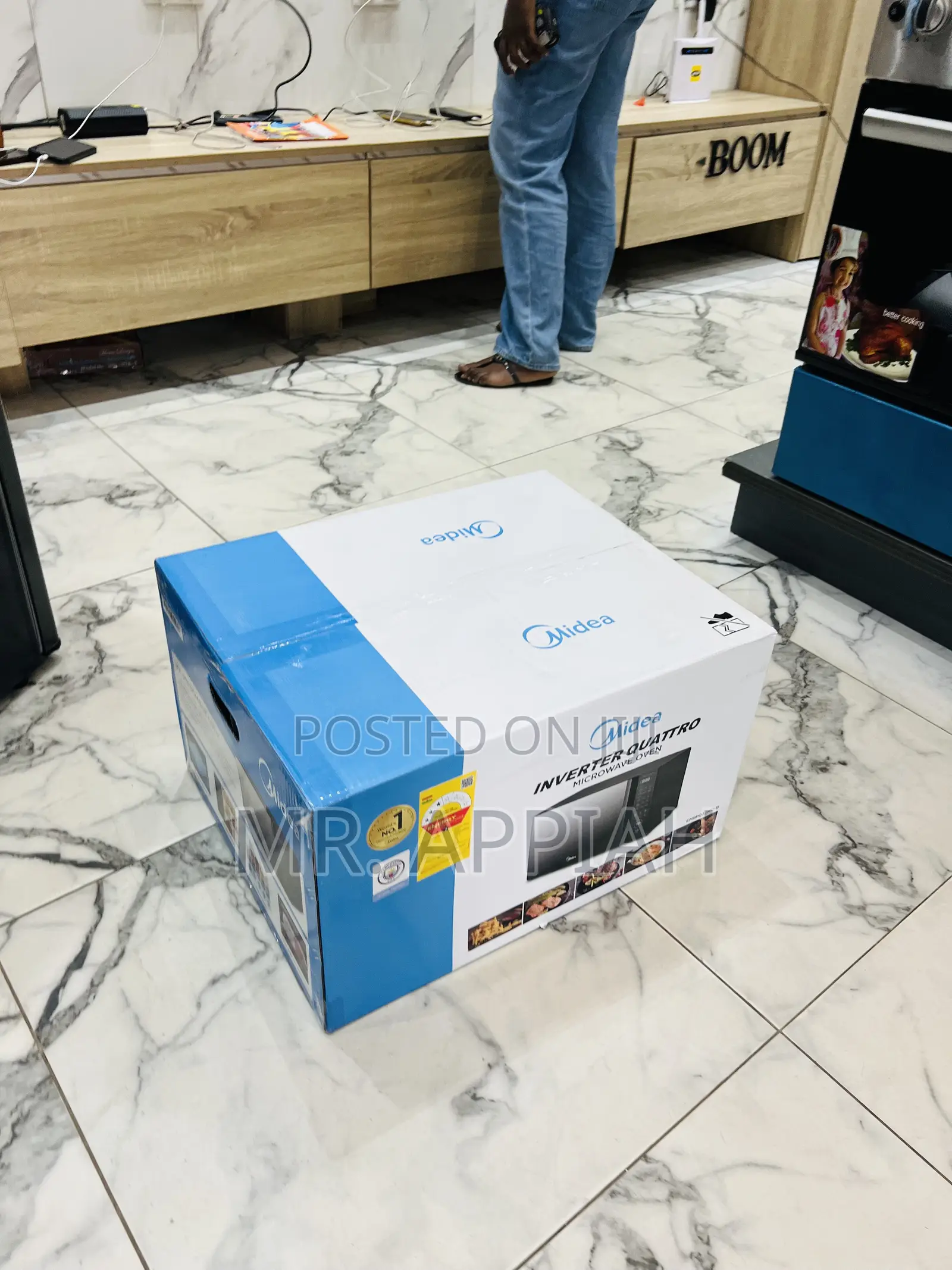 Shop Quality Midea EM9P032MO-B 30Liters Inverter Quattro Microwave.