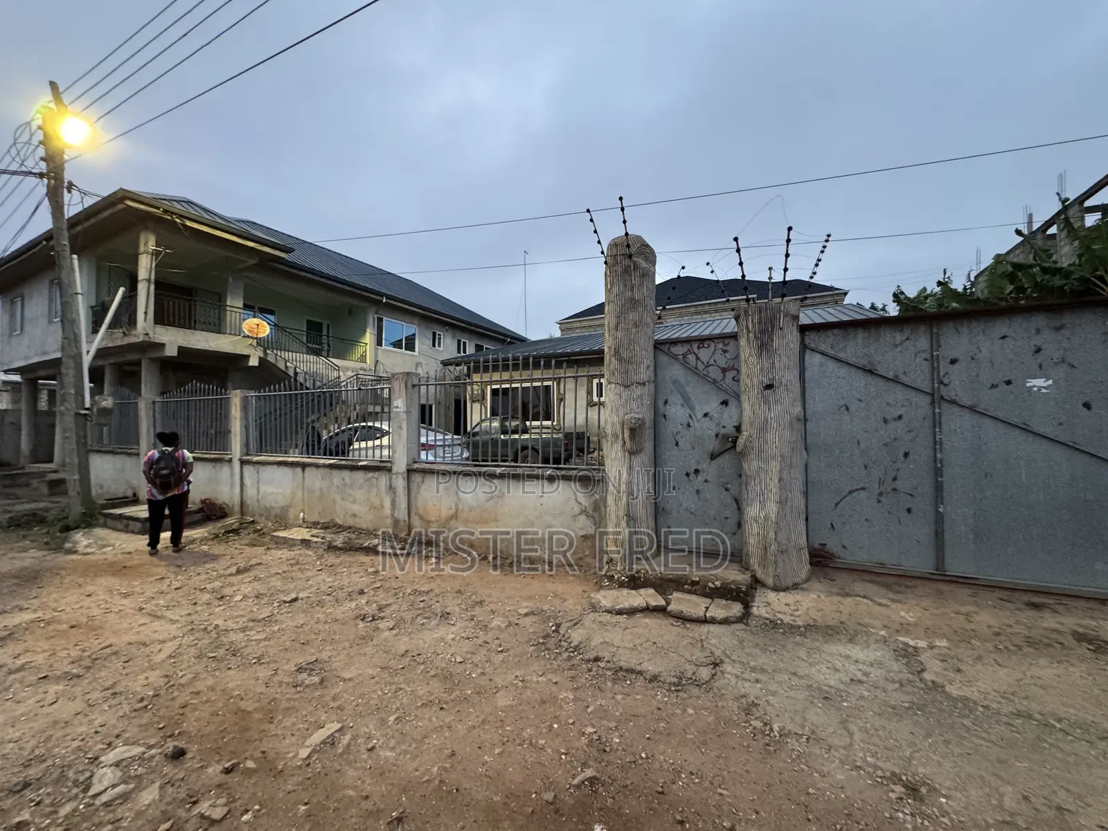 9bdrm House in Redtop, Weija for sale