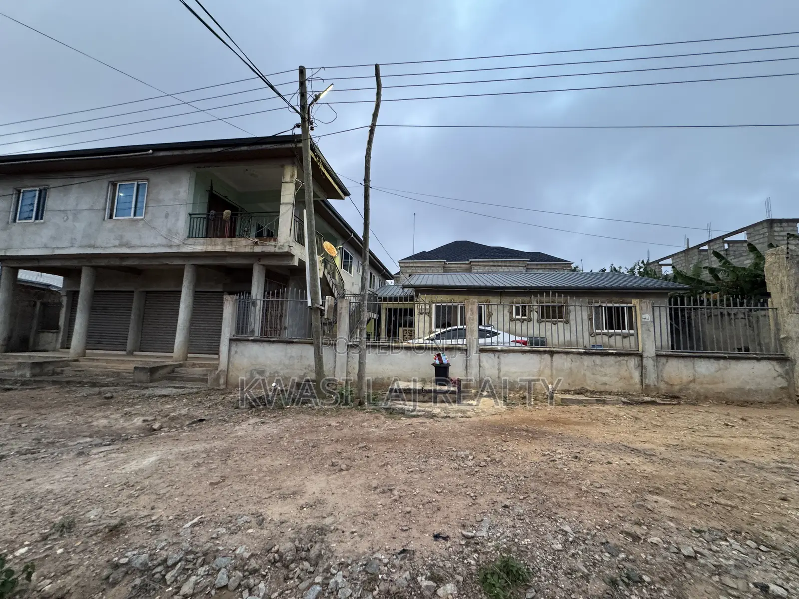 9bdrm House in Redtop, Weija for sale