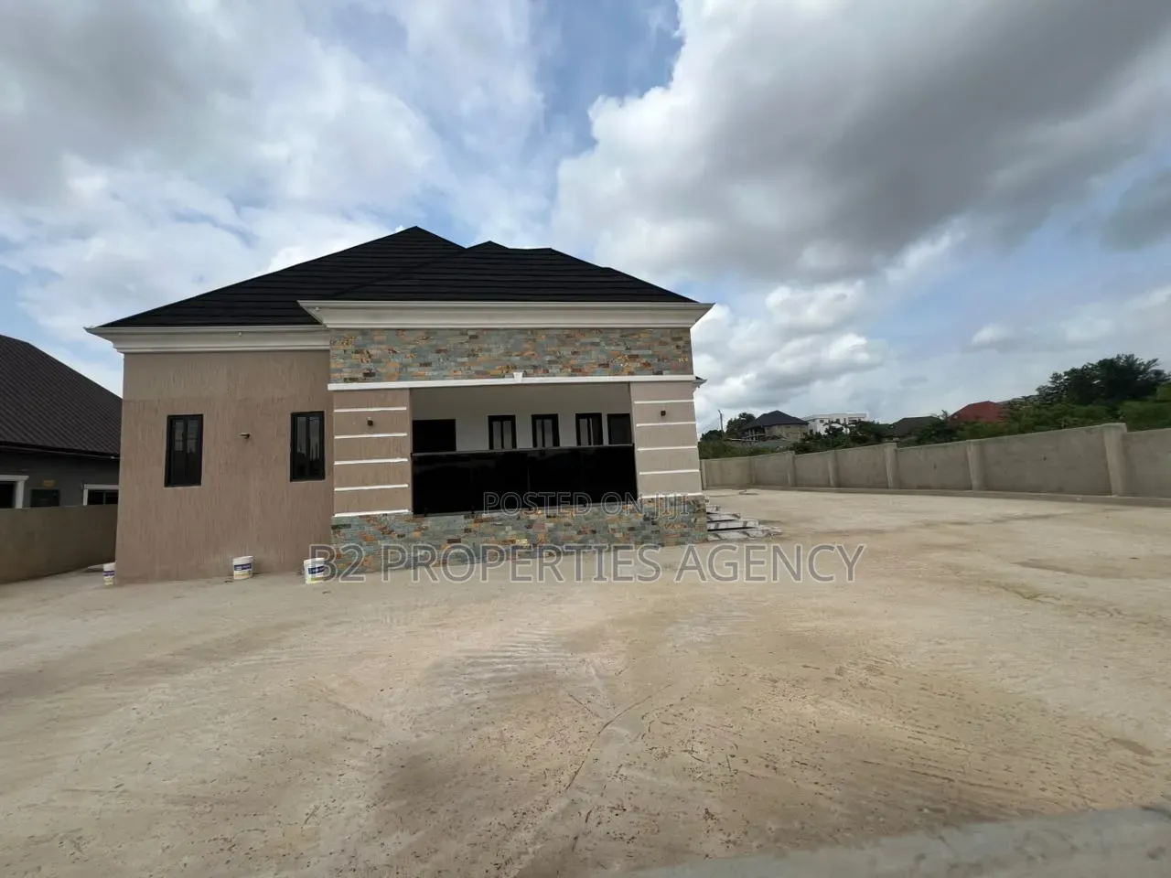 4bdrm House in B2 Properties Agency, Kumasi Metropolitan for sale