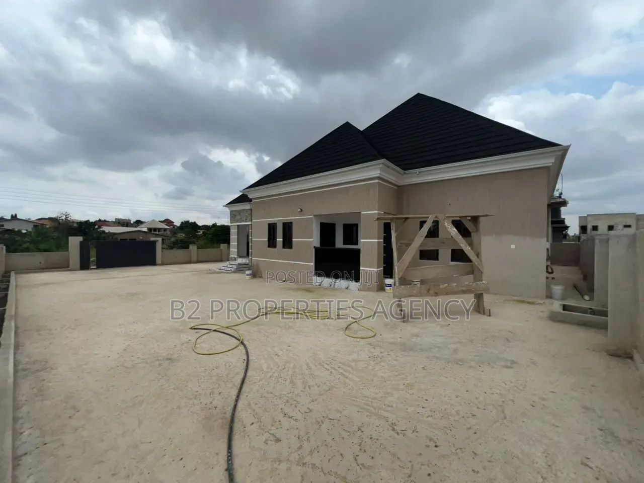 4bdrm House in B2 Properties Agency, Kumasi Metropolitan for sale