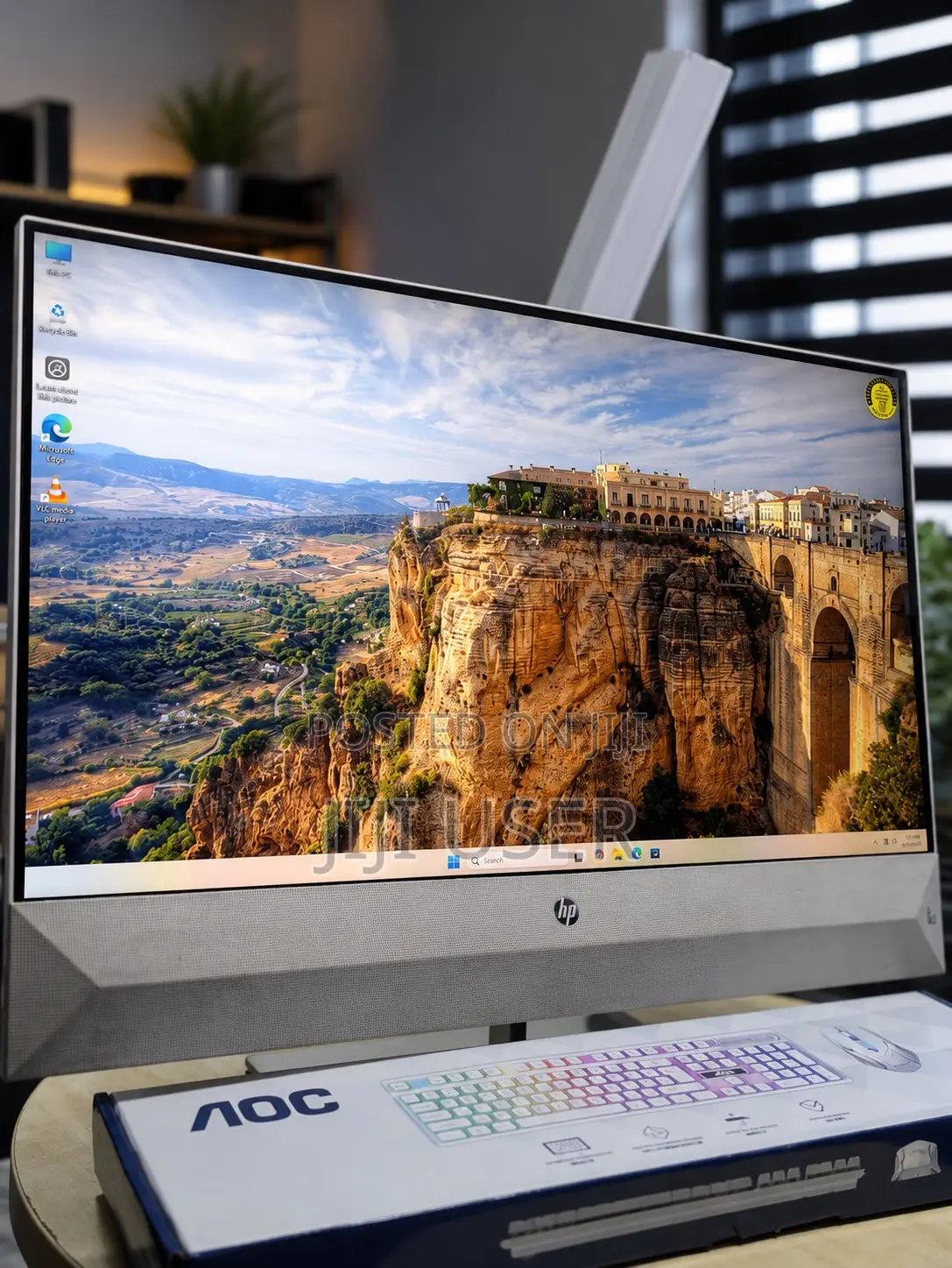 Desktop Computer HP Pavilion 27 8GB Intel Core i5 SSD 256GB