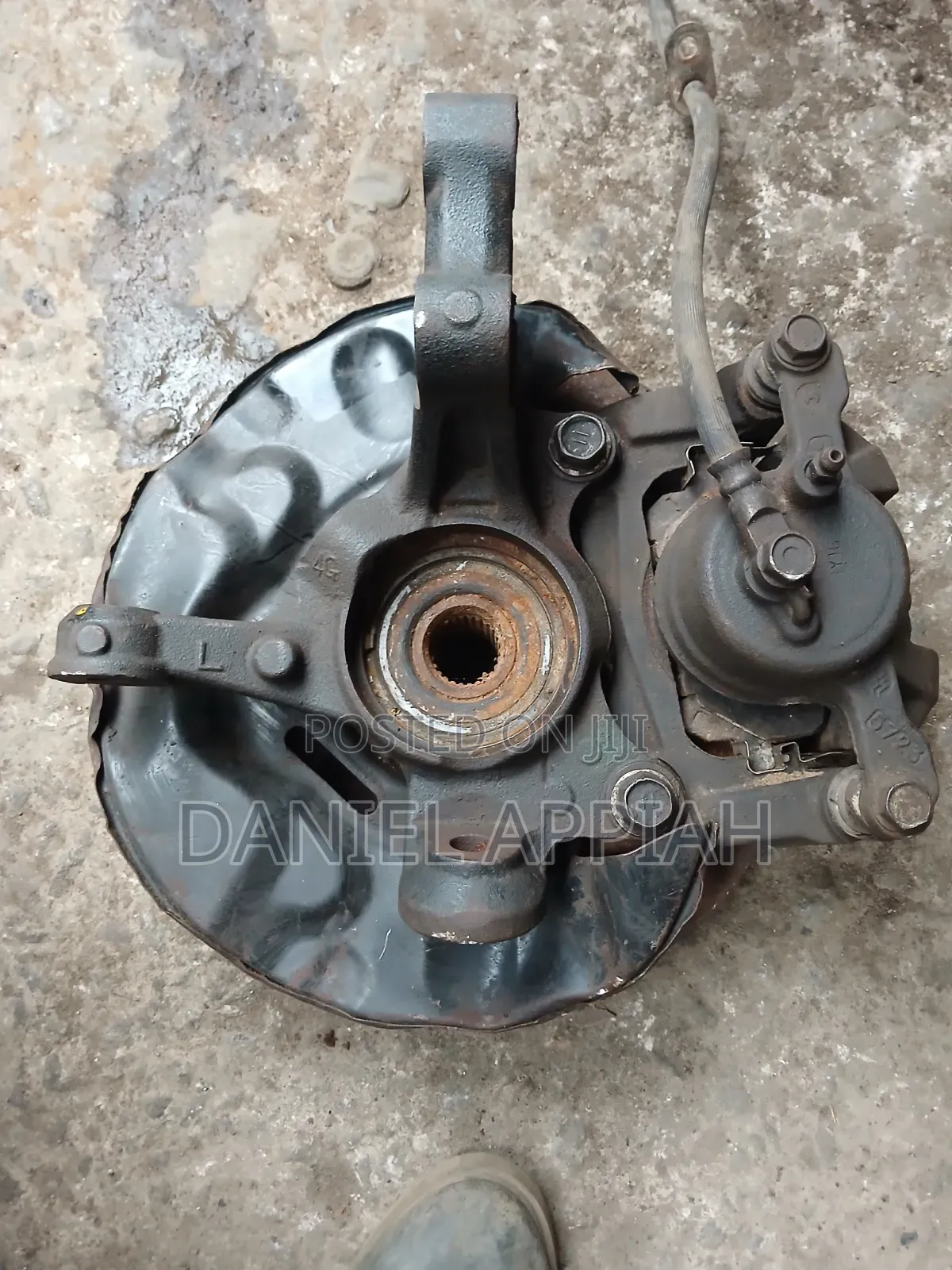 Toyota Corolla S (2003 - 2008) Front Hub