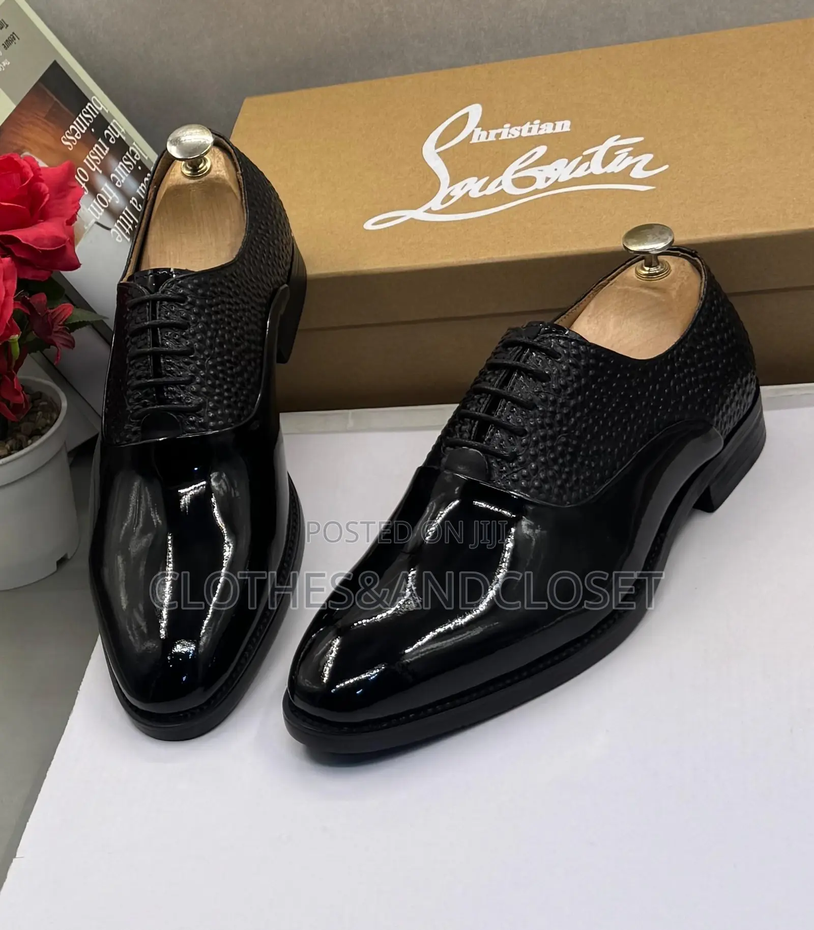 Formal Men's Lace-Up Dress Shoes Feature a Striking Combination.