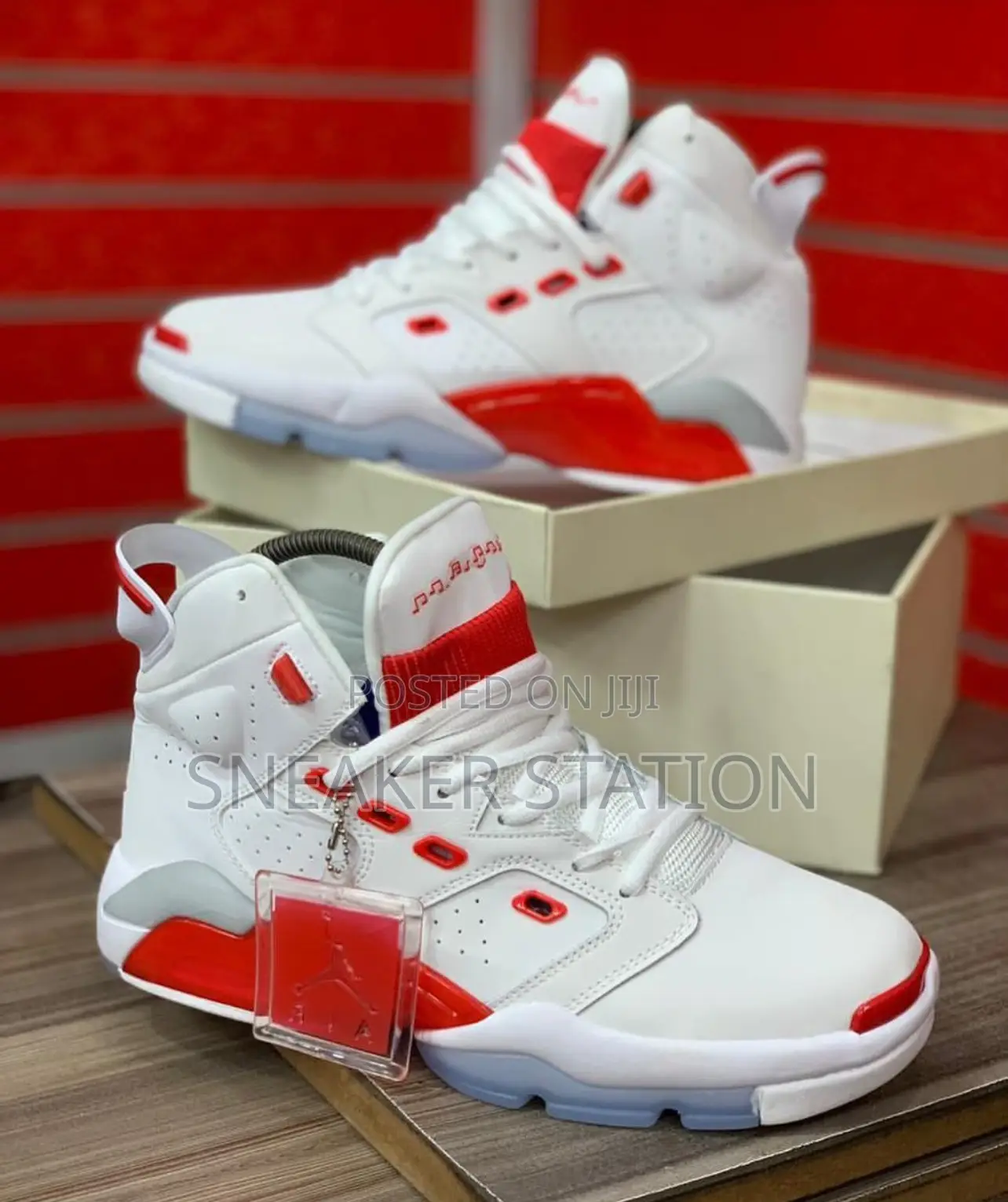 Air Jordan Retro 6 University Blue