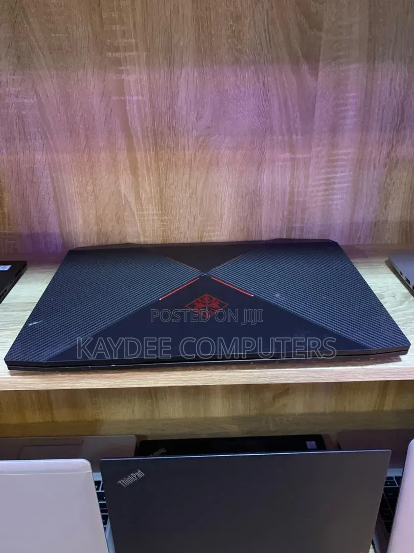 Laptop HP Omen 15-dh002nr 16GB Intel Core i5 SSD 128GB