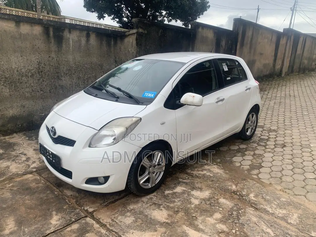 Toyota Yaris SE Hatchback 5dr 2012 White