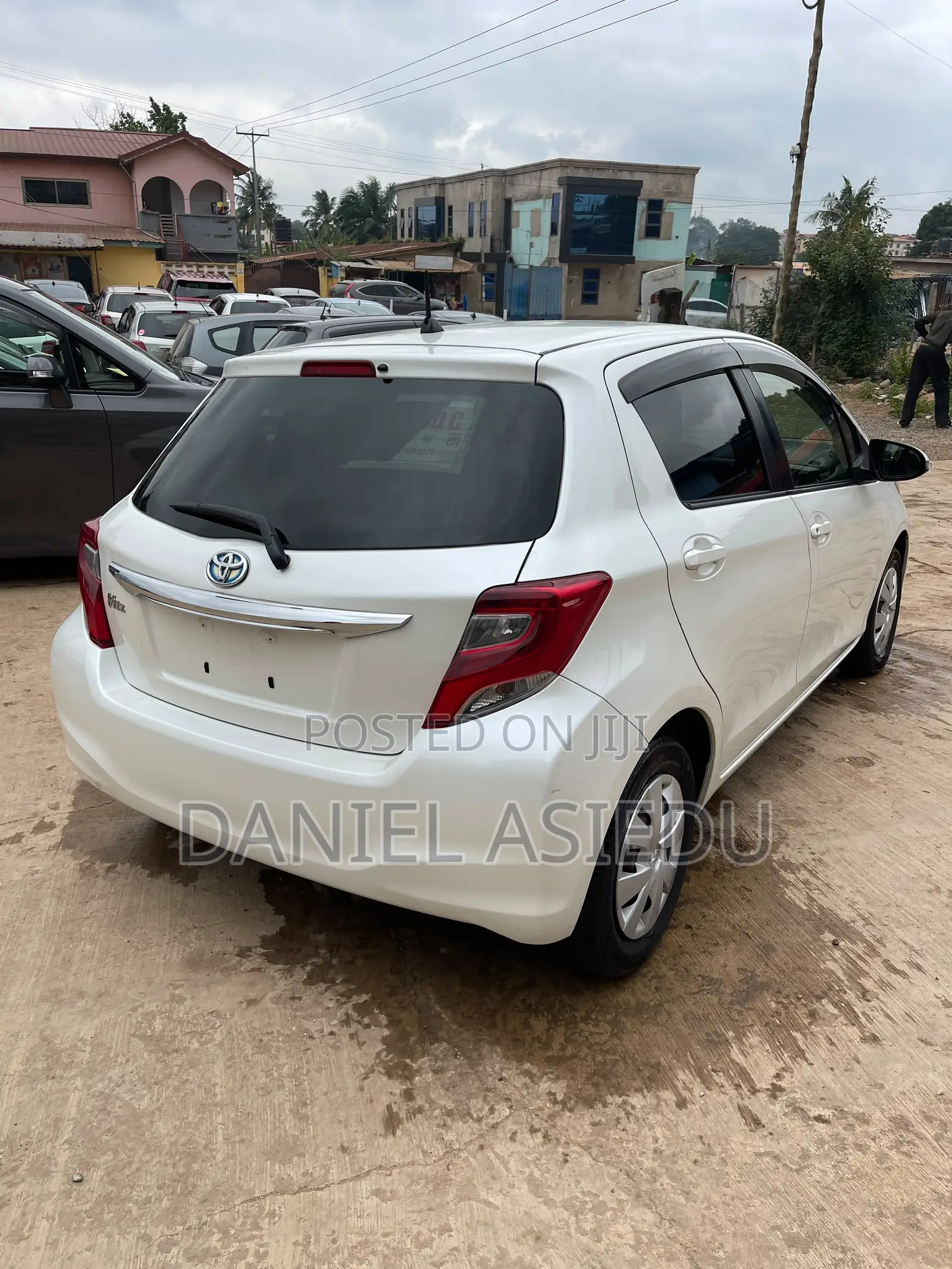 Toyota Vitz 1.3 AWD 3dr 2015 White