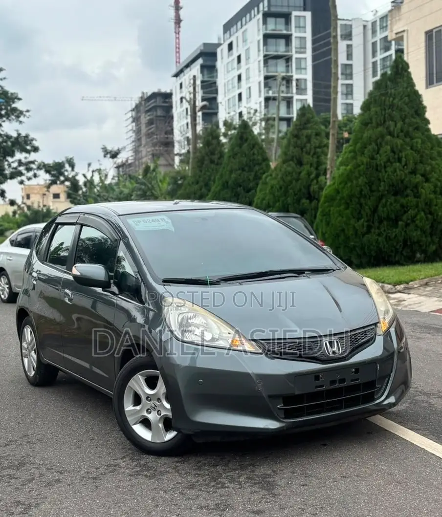 Honda Fit Automatic 2011 Gray