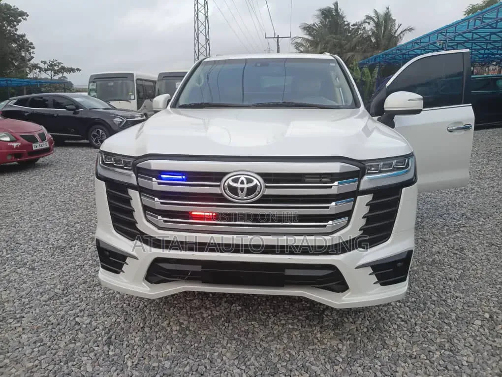 Toyota Land Cruiser 2022 White